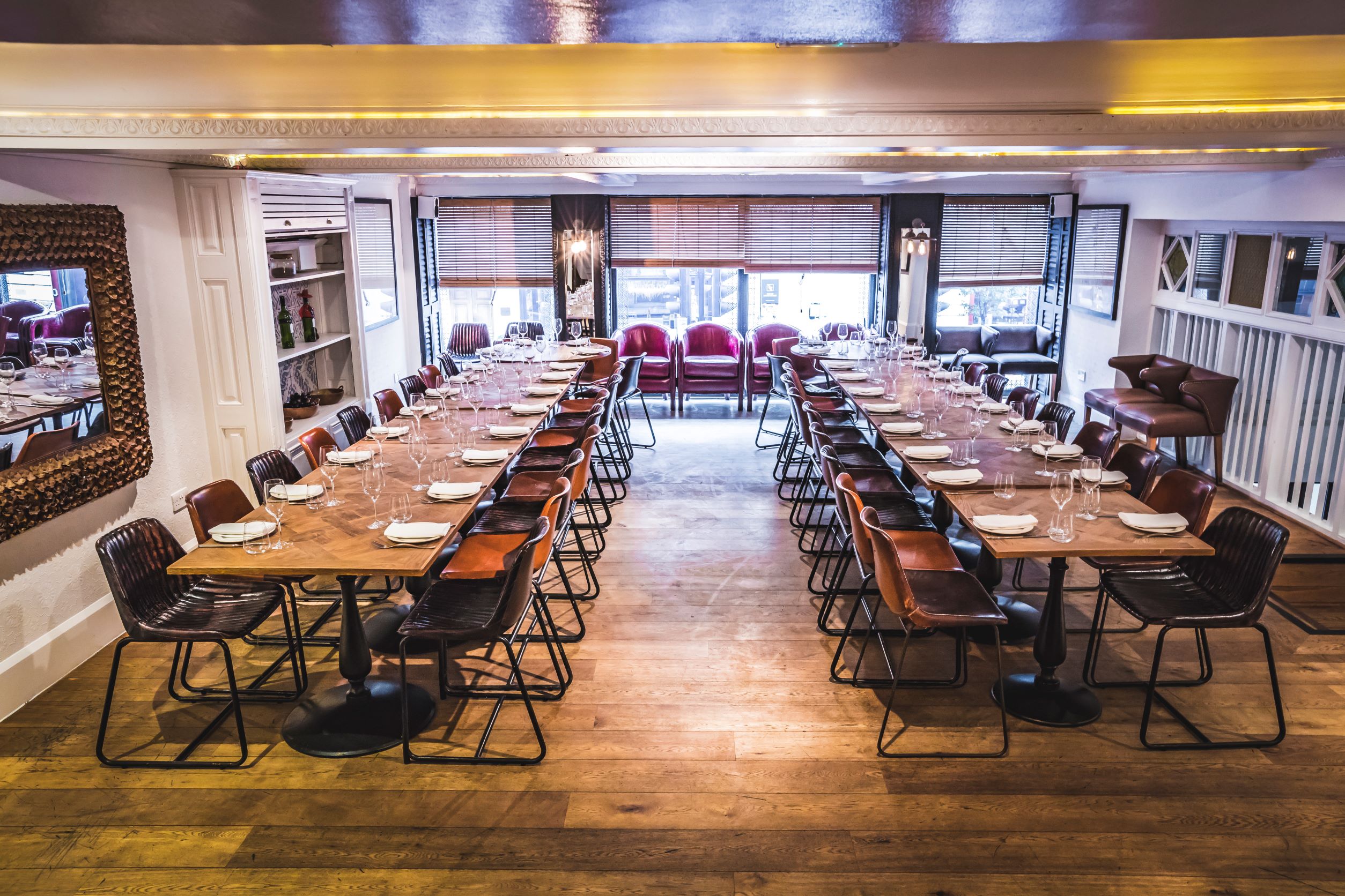 Elegant dining setup in Private room Caleya, ideal for corporate events and private dinners.