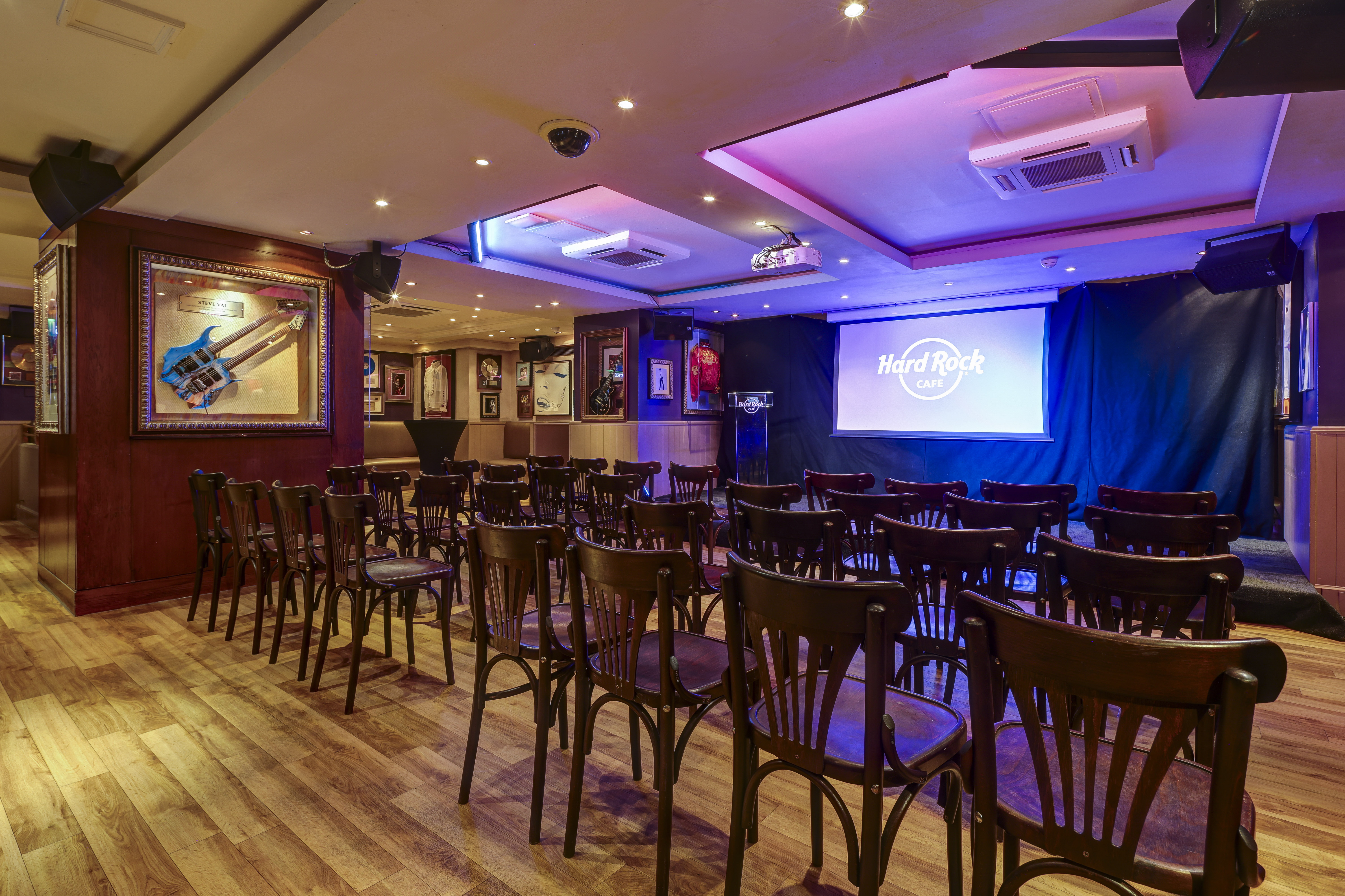 Rock Room  - sqd5lttkuwx.JPG