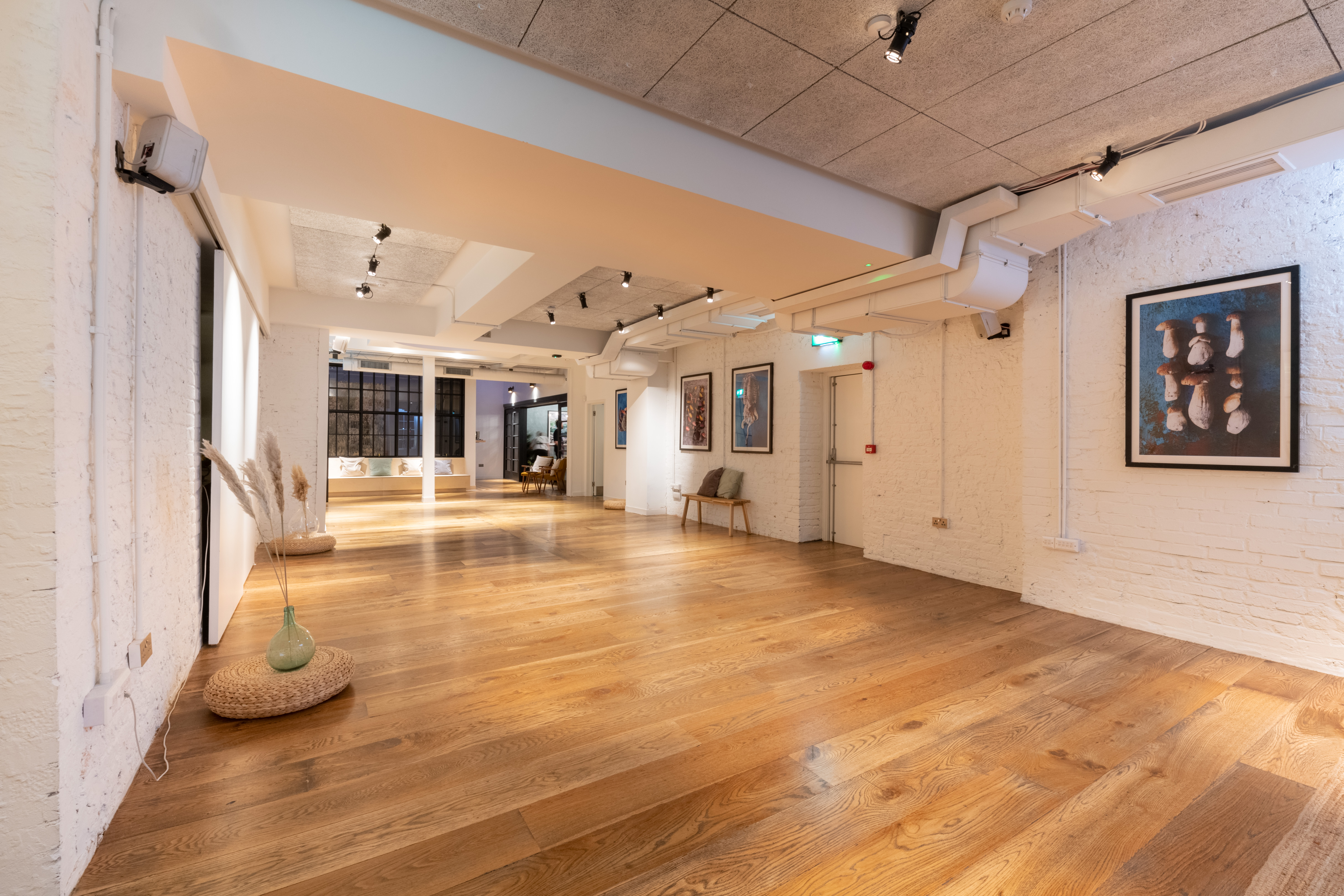 Modern event space in Carousel London with natural light, ideal for workshops and gatherings.