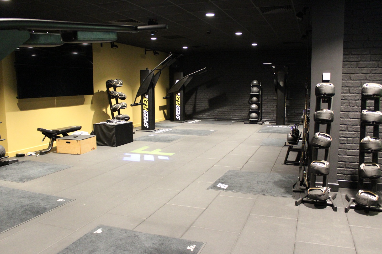 Gym  - pzwyr3m5mn0.jpeg