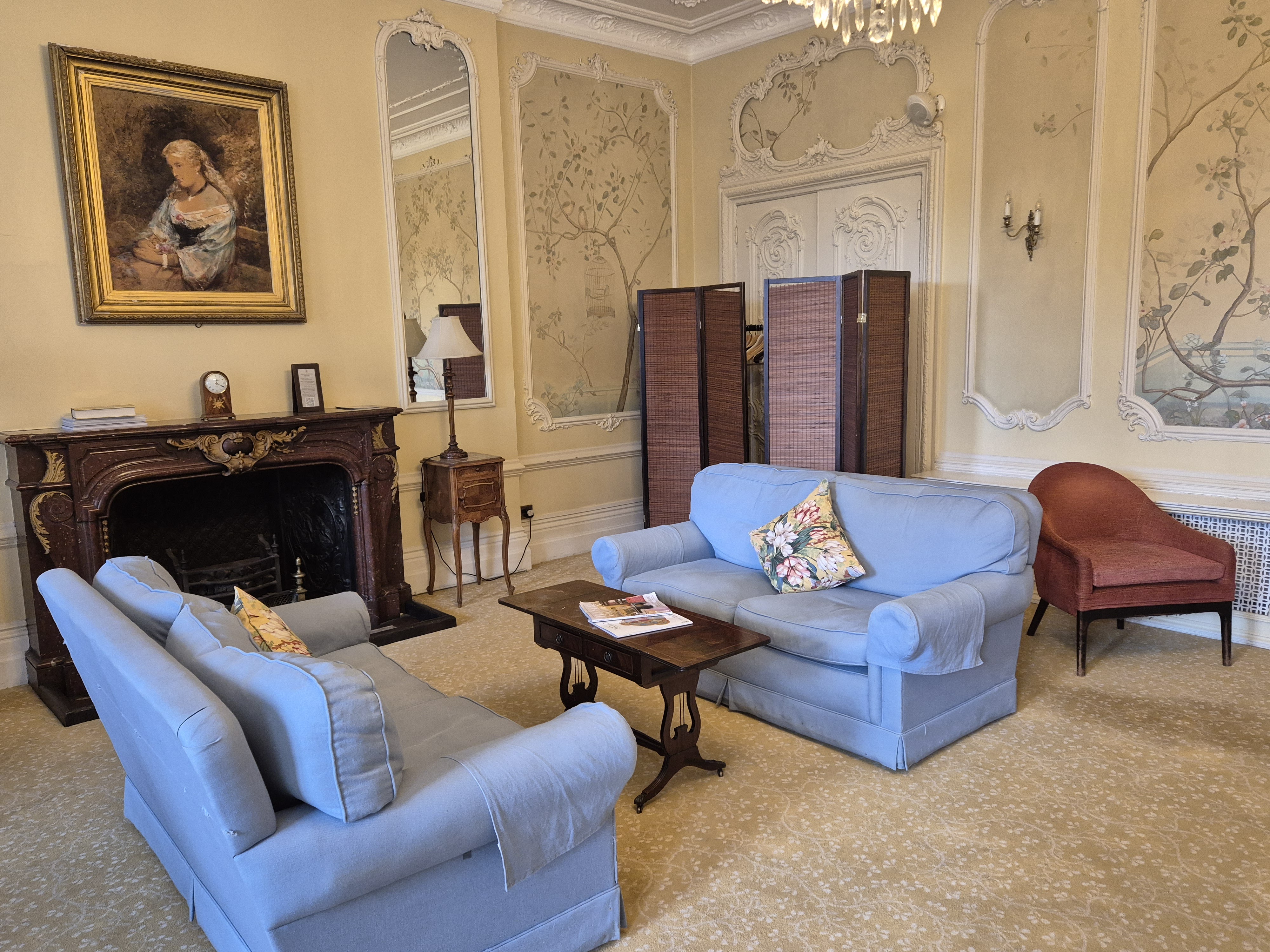 The Drawing Room - gcjh1pj4uwi.jpg