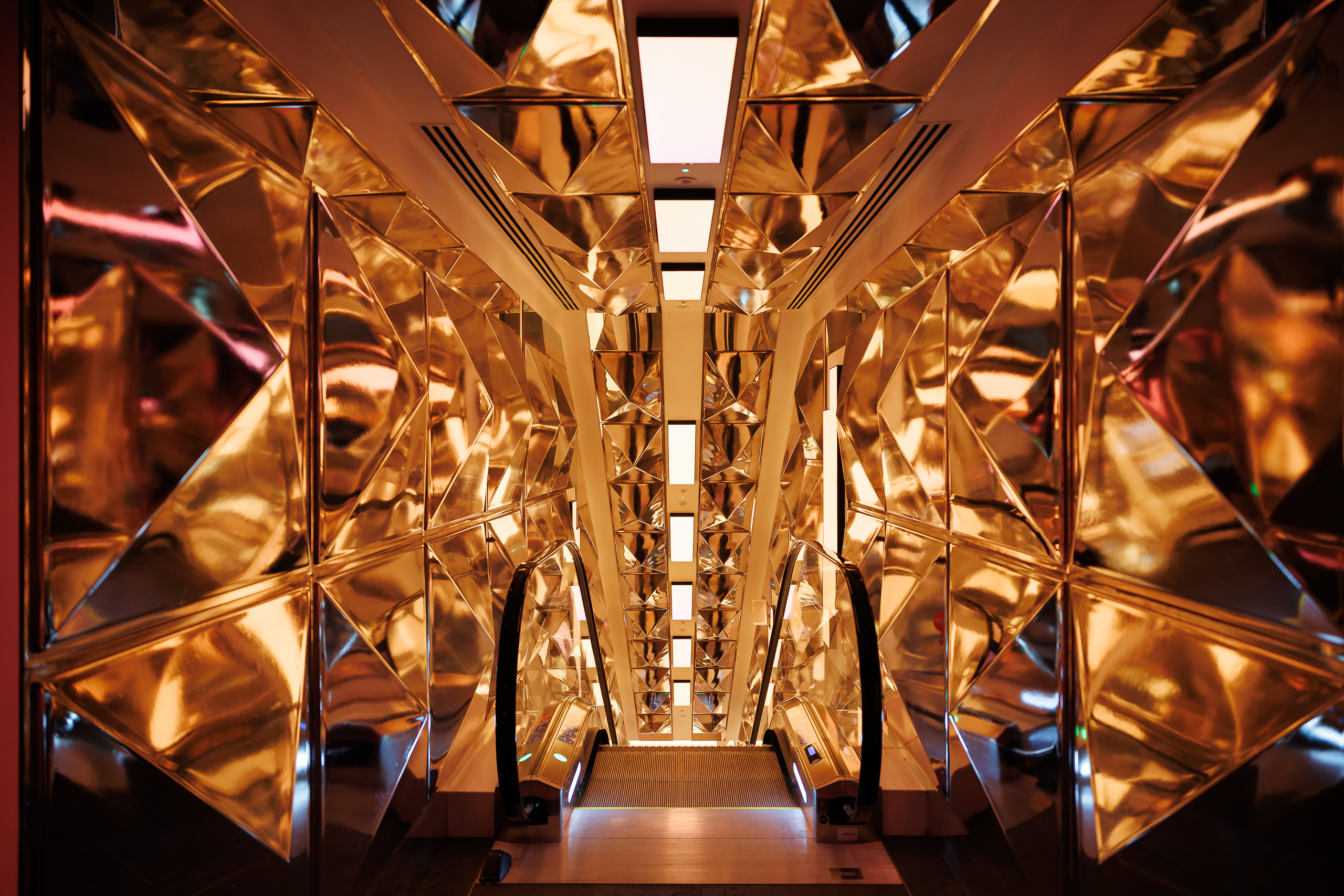 Exclusive Hire - btuiegydoww.jpg