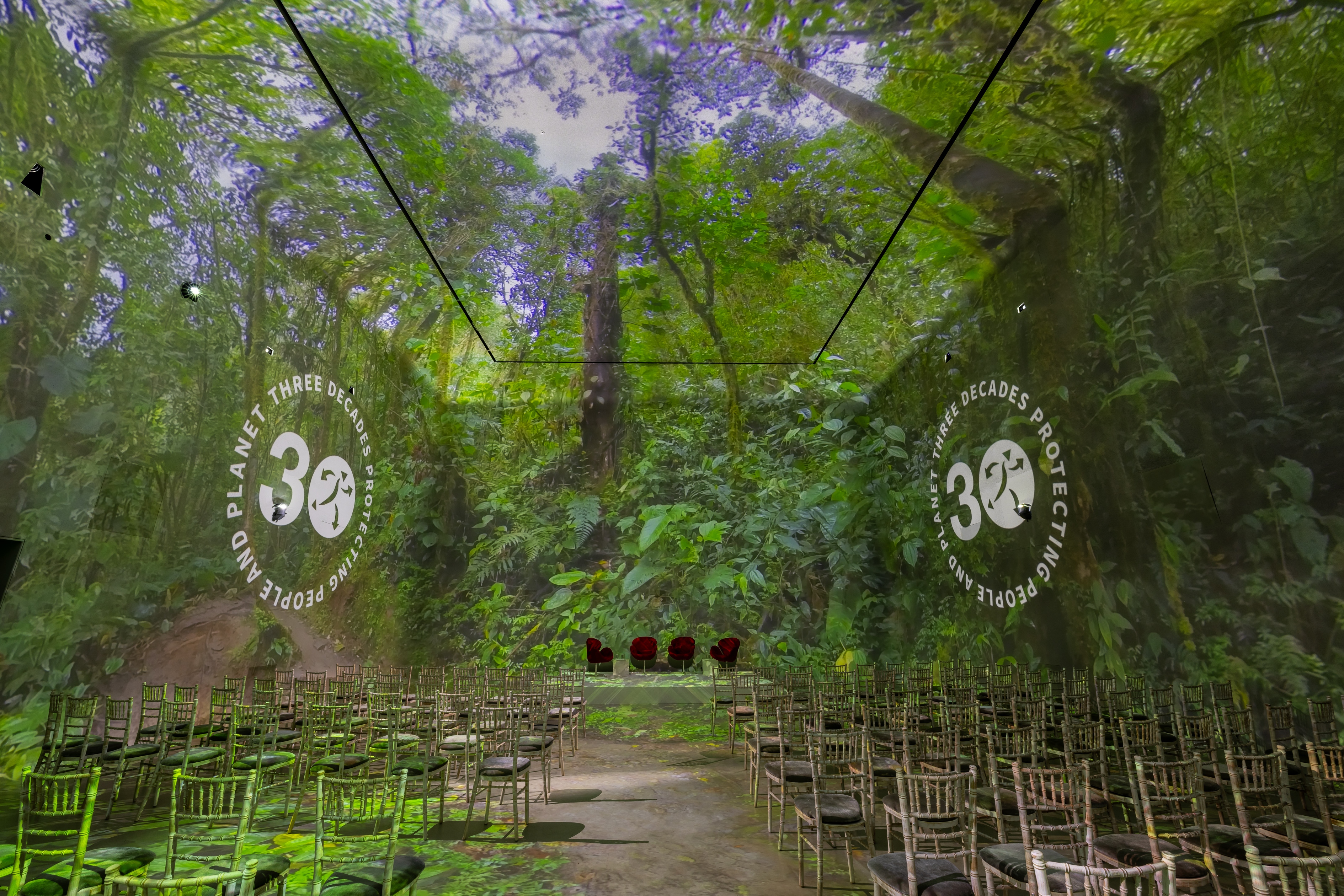 Exclusive Hire - rf3wv4o1qav.jpg