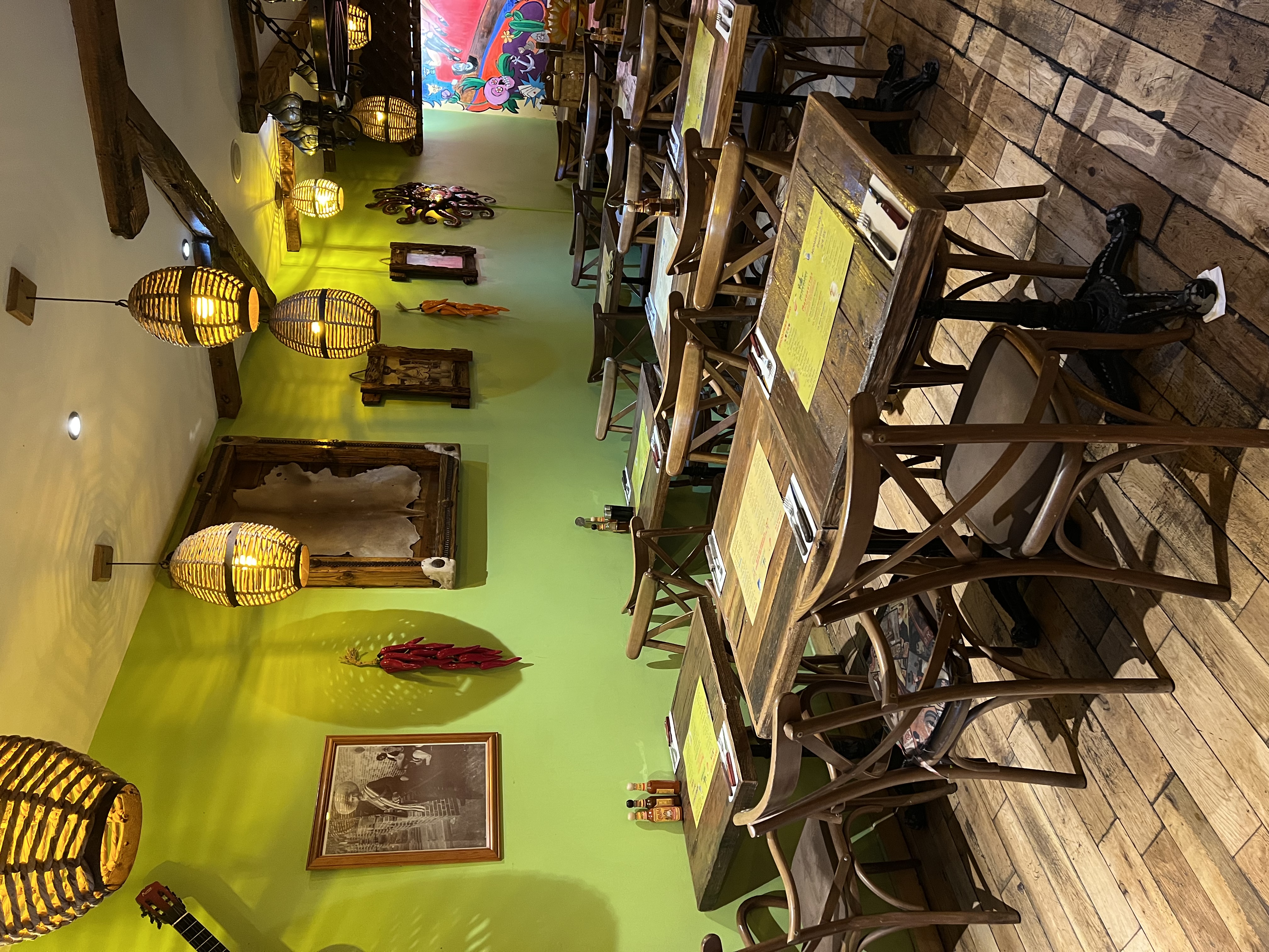 VW Bar Area - 43mpekatmsm.jpeg