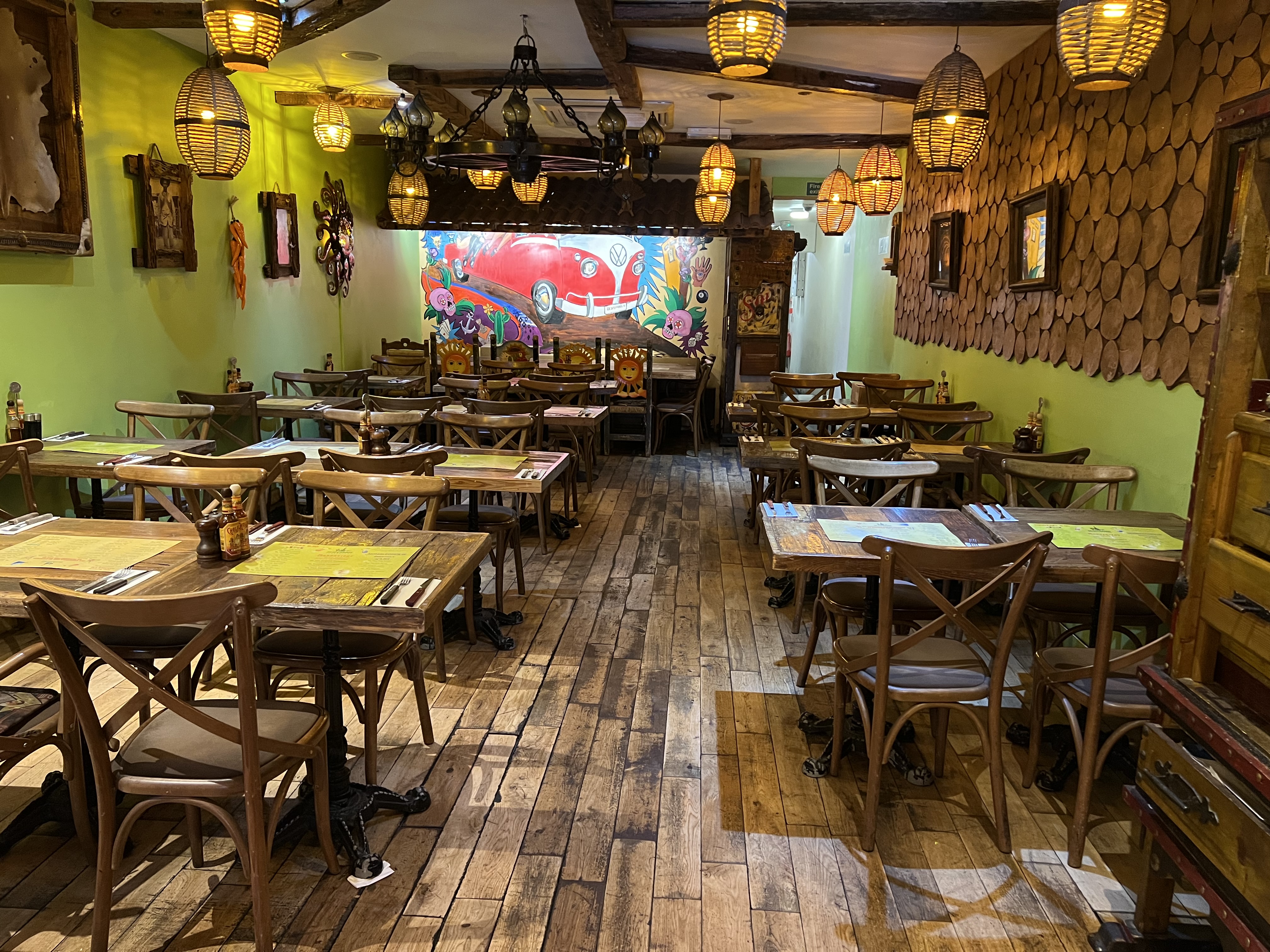 VW Bar Area - kya2hlilscw.jpeg