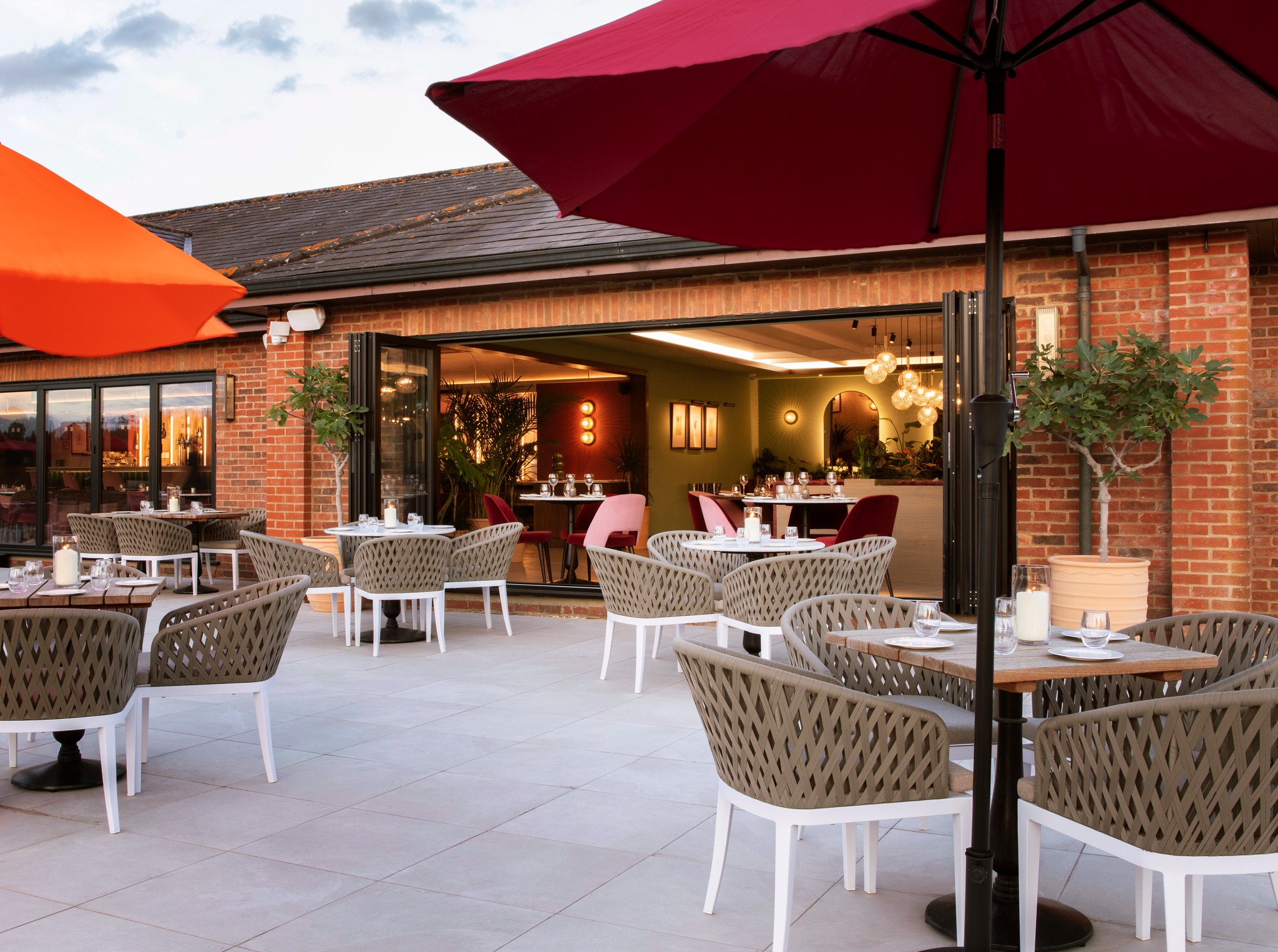 Outdoor dining area at Hamptworth Golf Club, perfect for events and meetings.