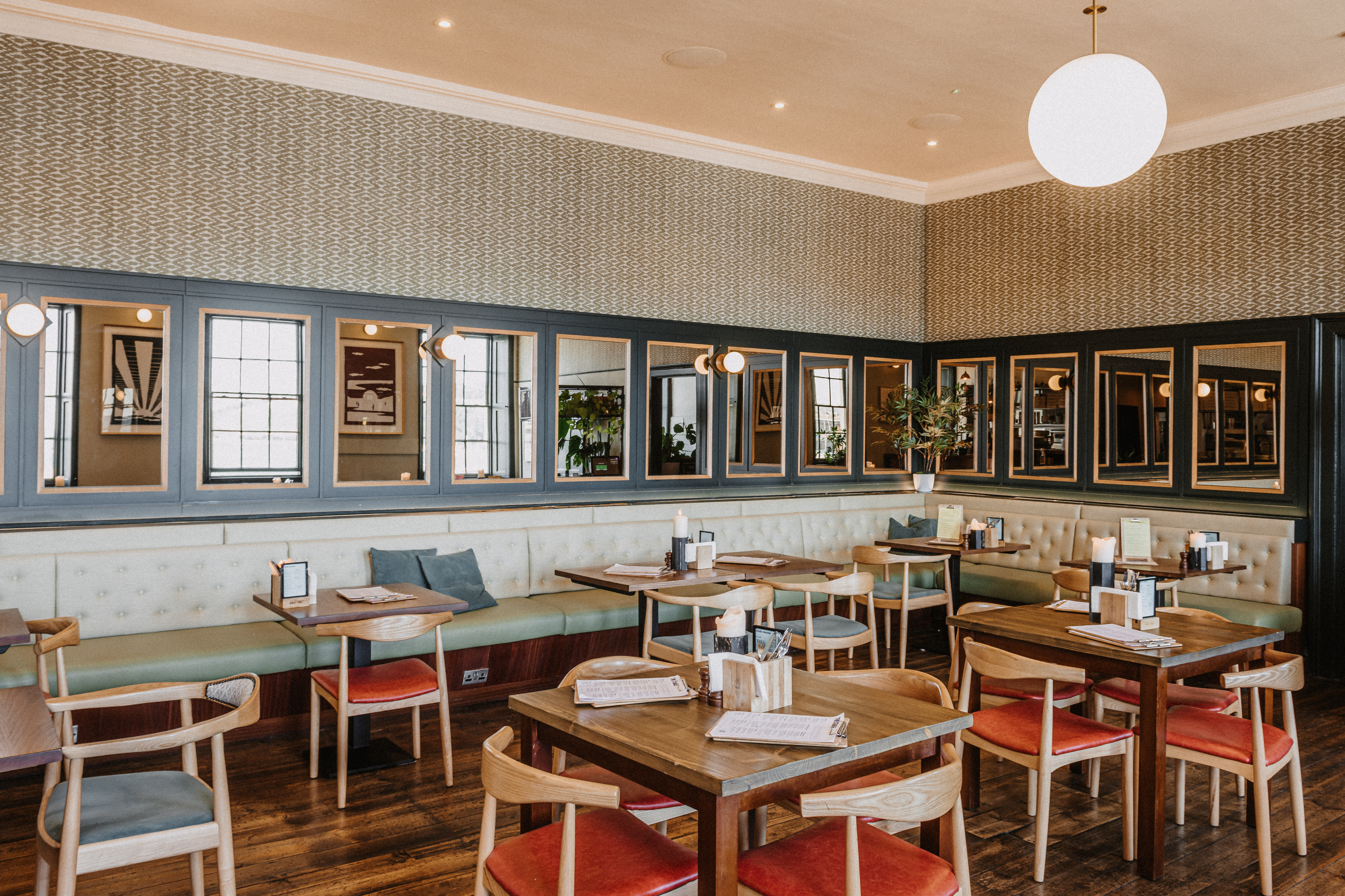 The Customs Floor - rqydwucuuvy.jpg