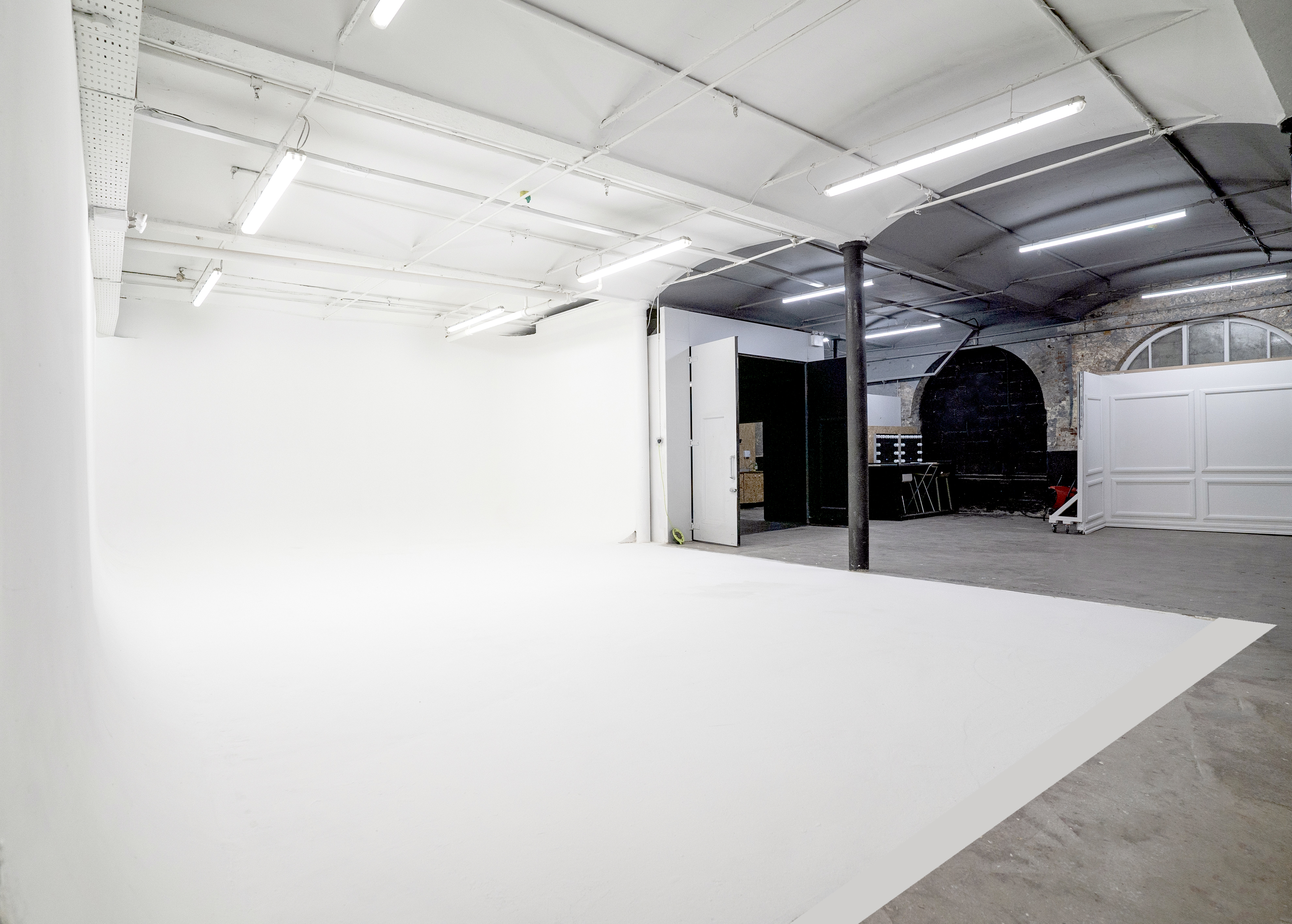 XL STUDIO - 1ejv0z5sufn.jpg