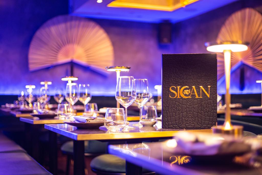 Elegant dining setup in Sican for corporate events and private gatherings.