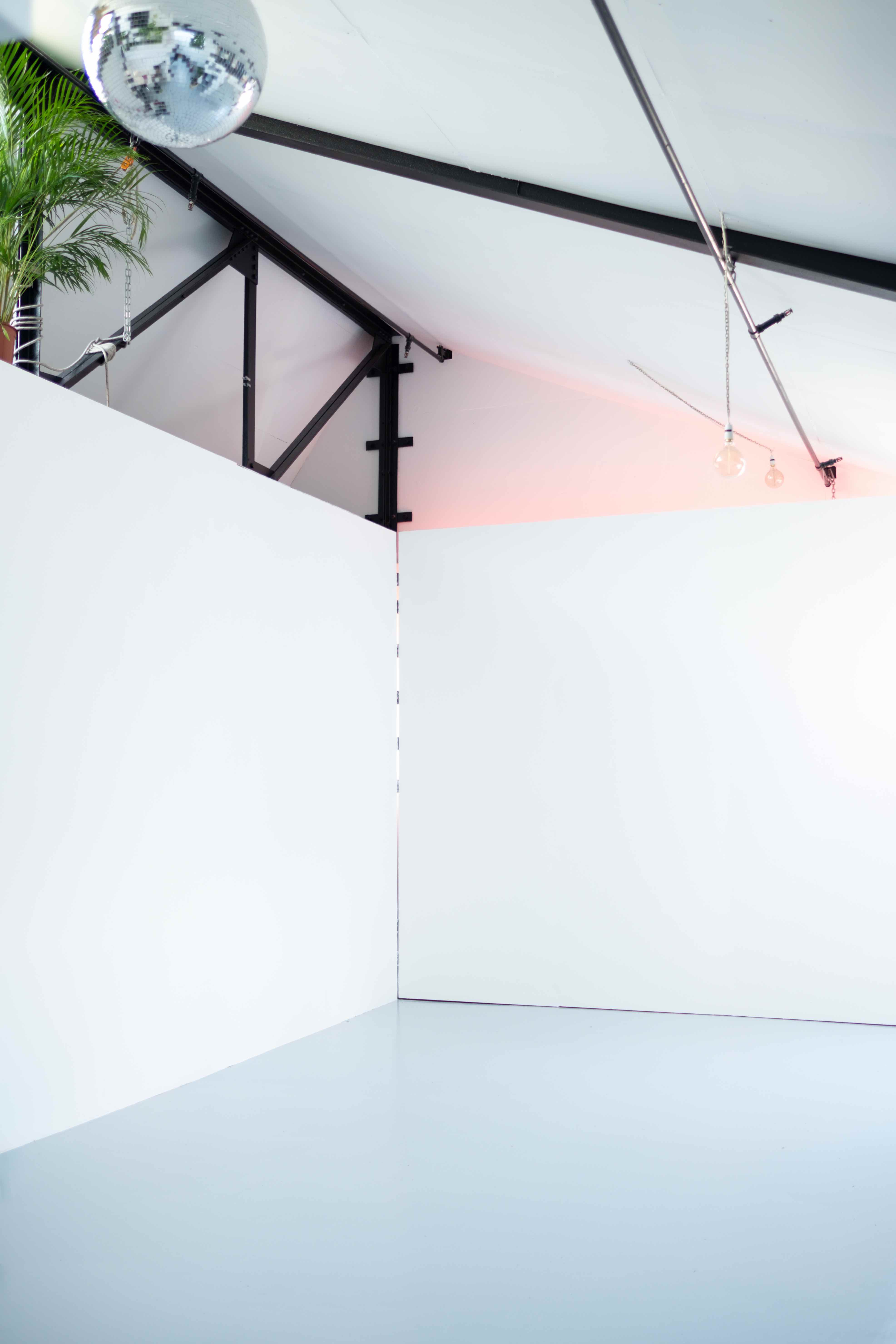 Minimalist event space in DCC Studio Hackney Wick, ideal for meetings and gatherings.