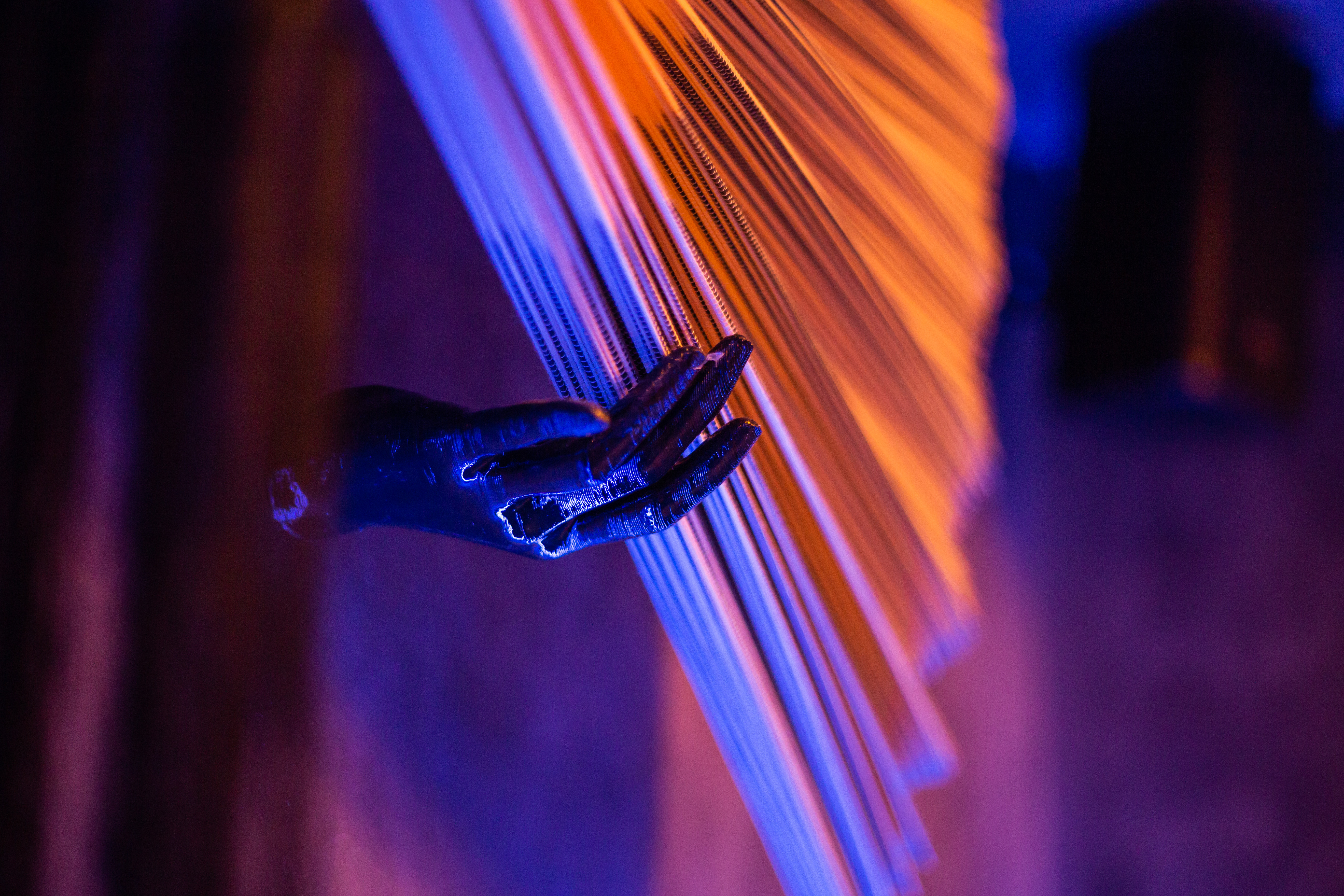 Amaru Lounge & Bar in Sican with vibrant lighting for memorable events.