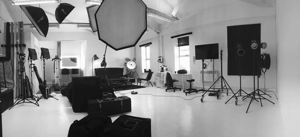 Versatile West London studio with professional lighting for meetings and events.