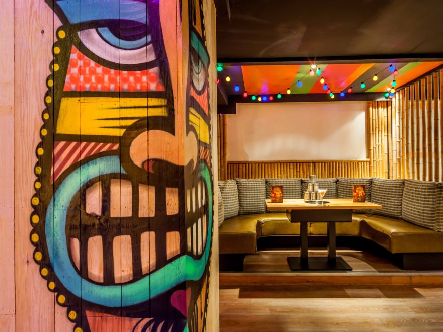 Main Room - l0bcjw4i30u.jpg