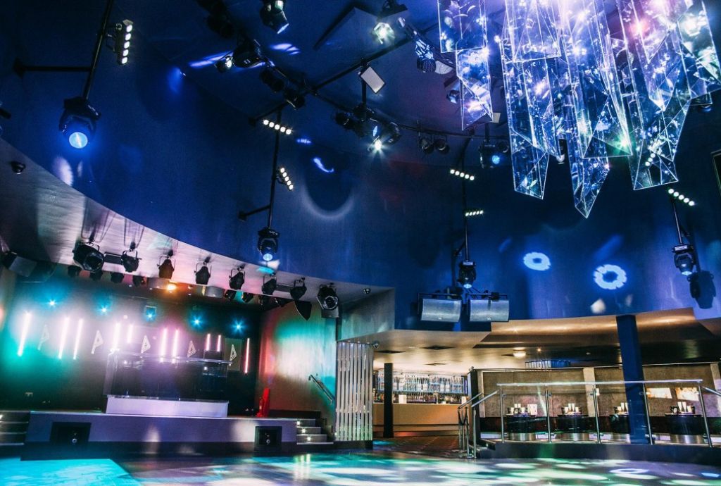 Main Room - rbj12hggt5j.jpg