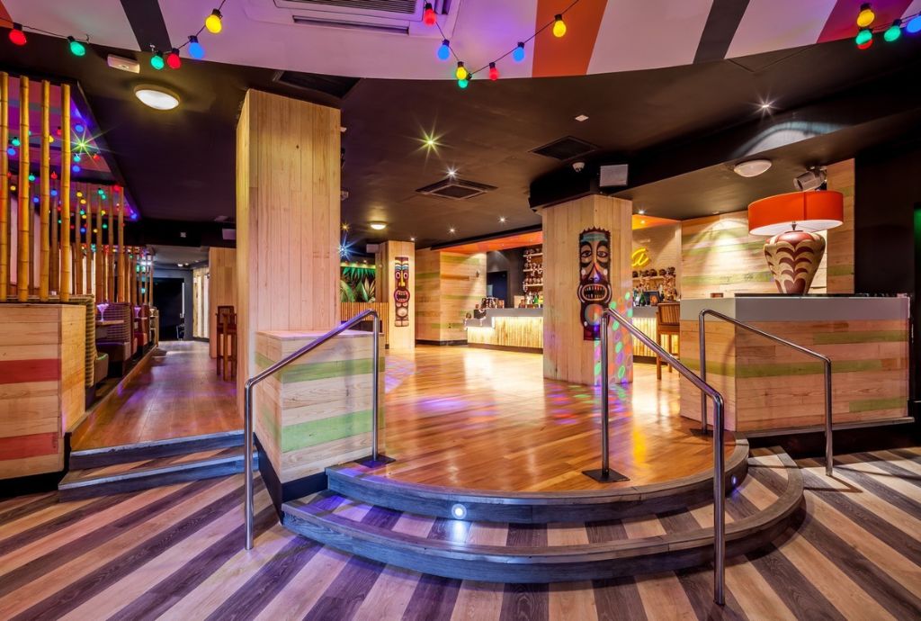 Tiki Room - o0tngrfn3bf.jpg