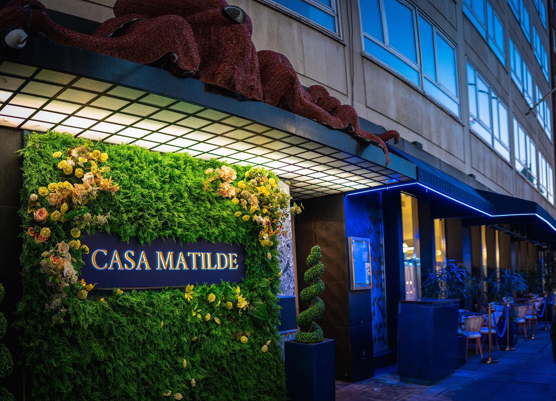 Vibrant entrance of Casa Matilde, ideal for upscale events and gatherings.