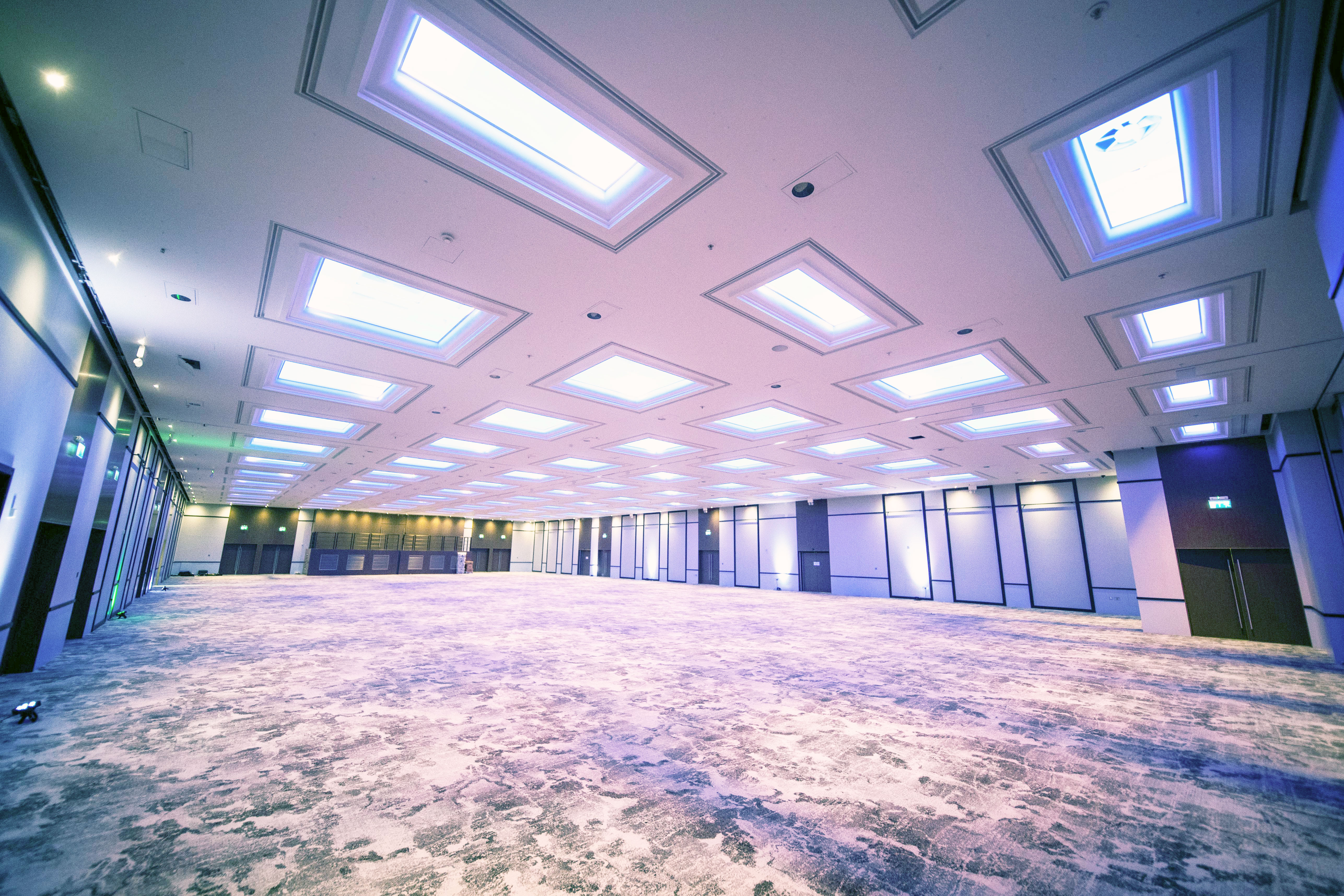 Richmond Suite at Hilton London Metropole, spacious event venue for conferences and banquets.