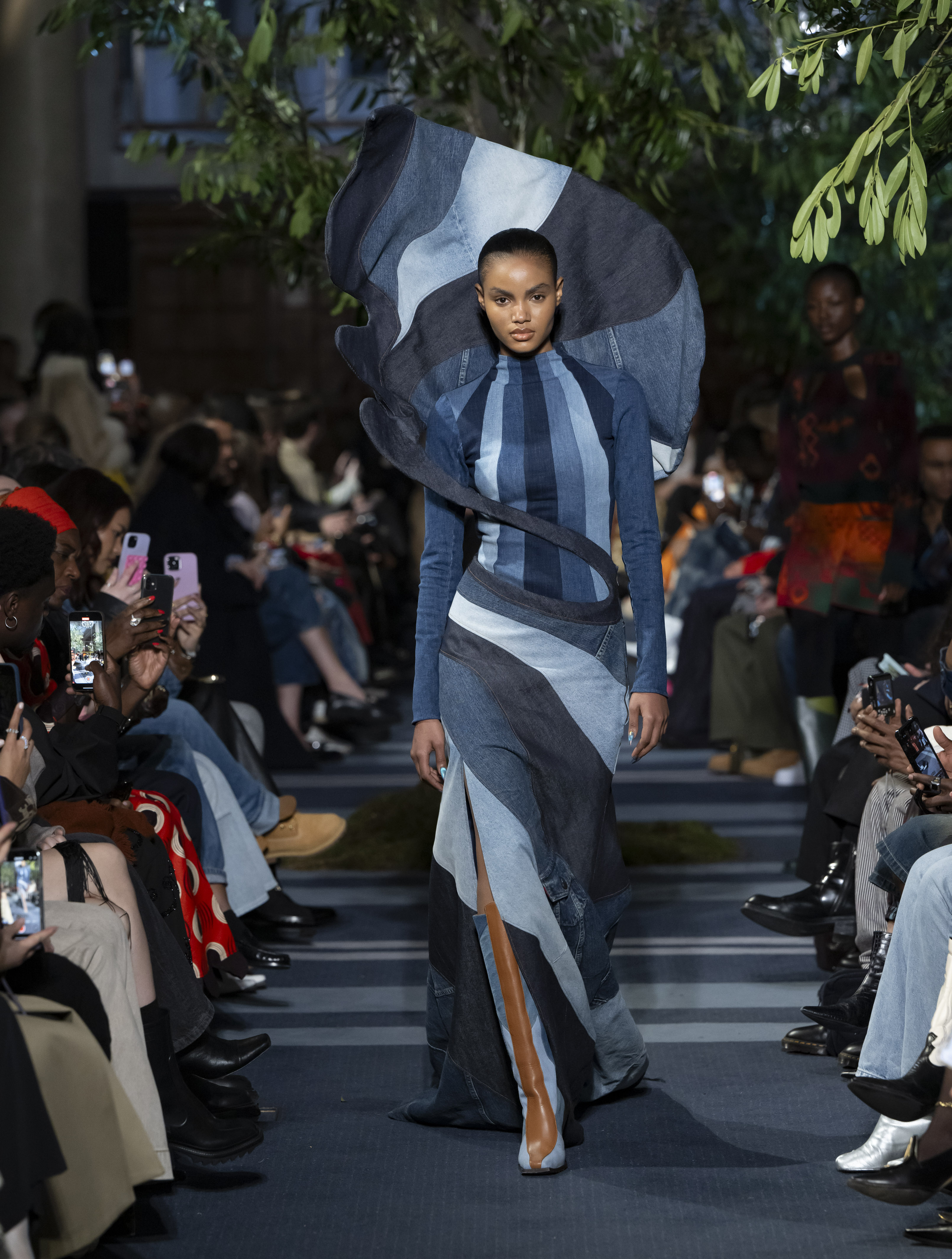 Lecture Hall - zcnaobnulae.jpg