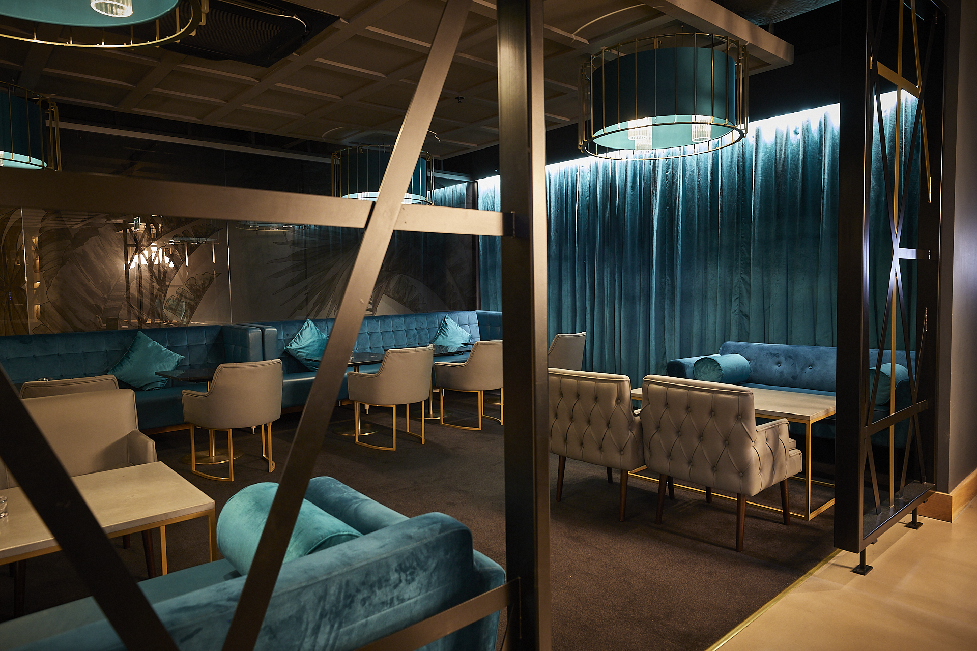 Foyer & Oscar's Bar - v3gkwtce0ny.jpg