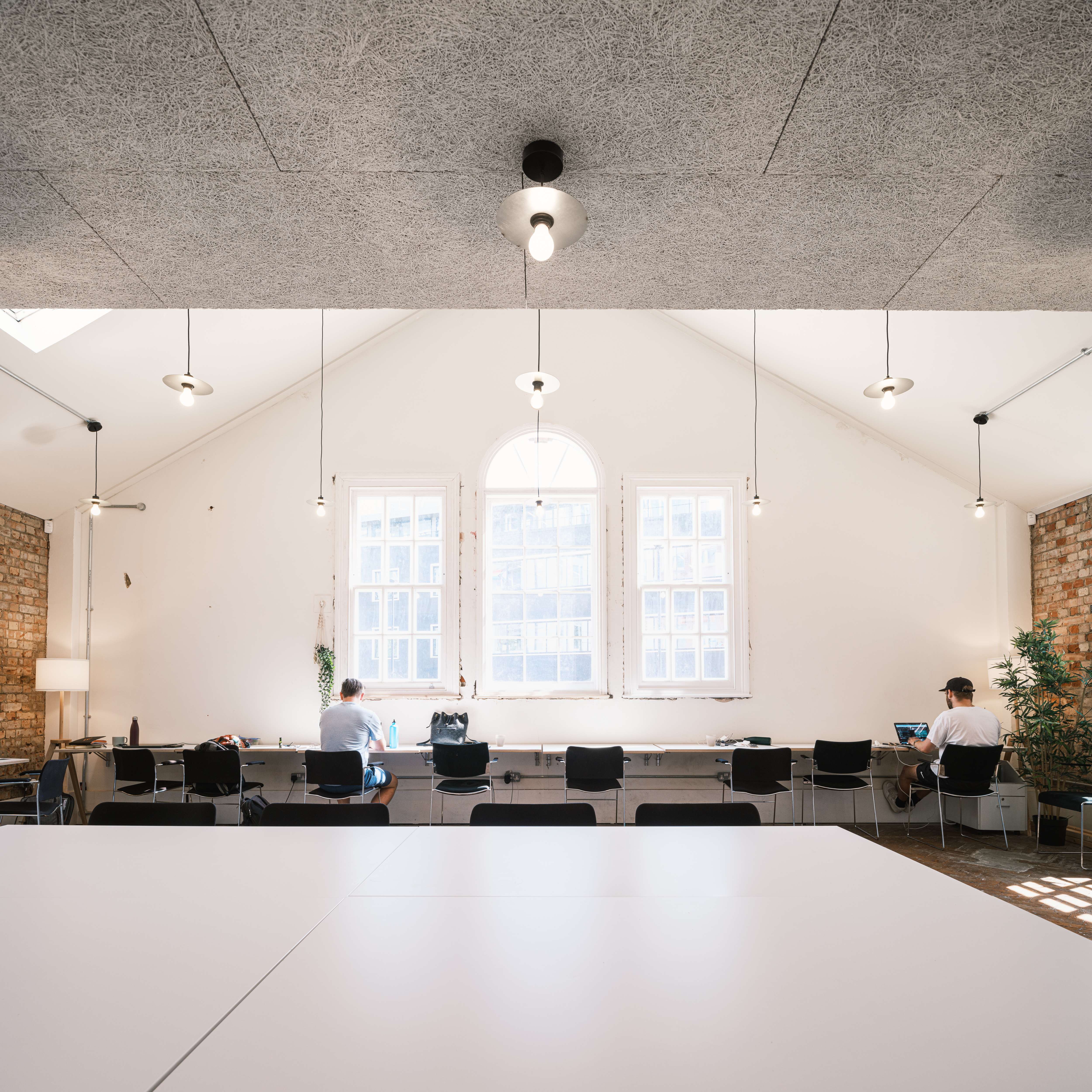 Spacious modern meeting room in King's House, ideal for workshops and professional events.