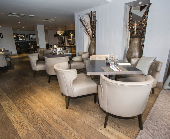 Caley's Brasserie dining area in Macdonald Windsor Hotel, ideal for networking lunches and events.