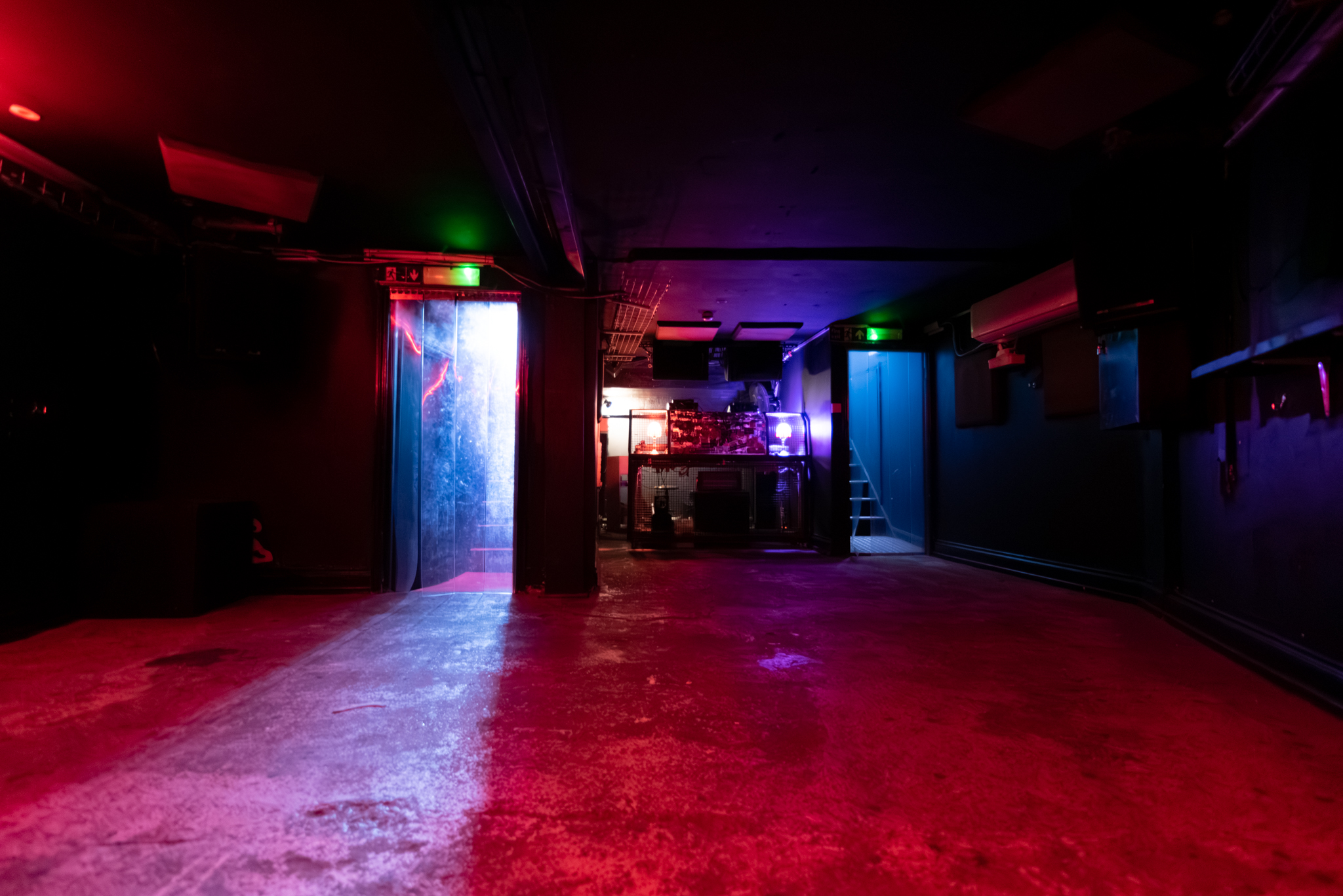 The Glove That Fits - b1nsnof4scm.jpg