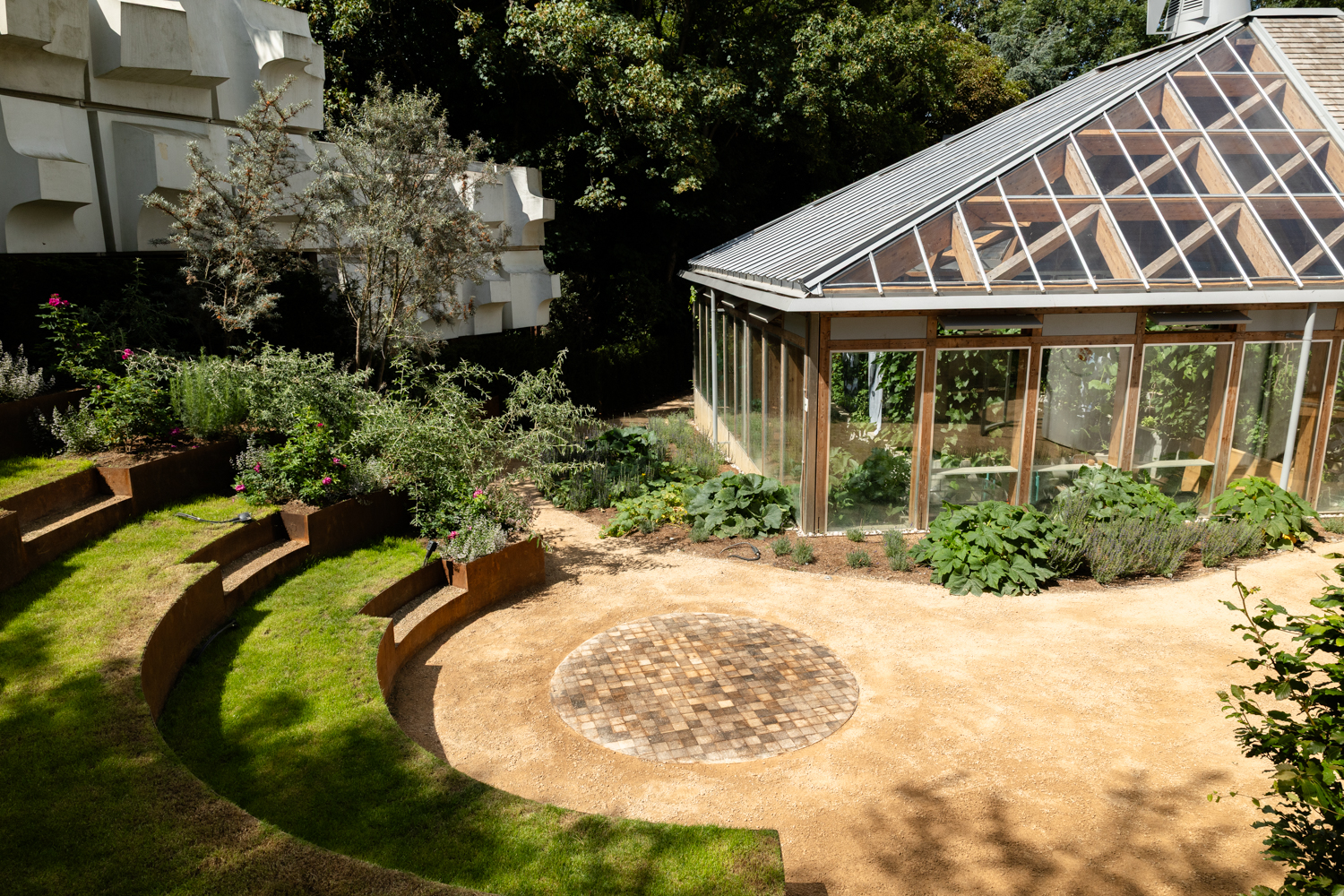 Gardens and Indoor Barn - 90c7571d-b78a-445f-8978-d471f7594c1d.jpg