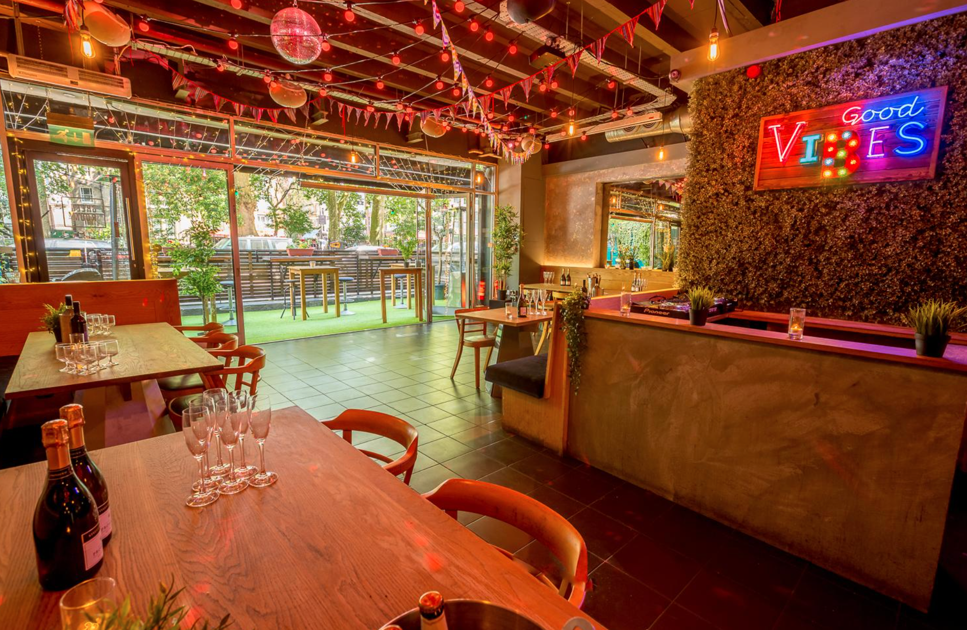 The Green Room & Terrace  - rhkrhz2psdr.png