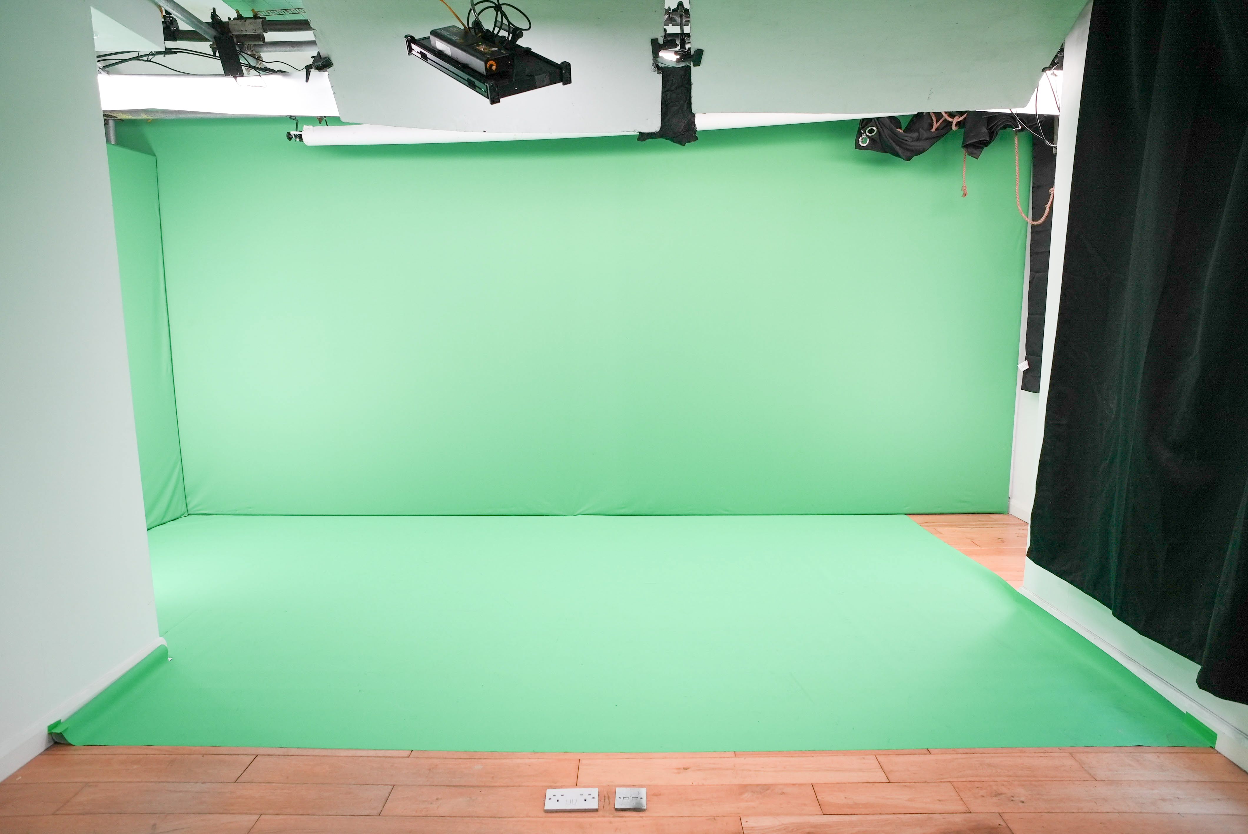 Peckham Studio inc 90° Green Screen - x1a2ewbatve.jpg