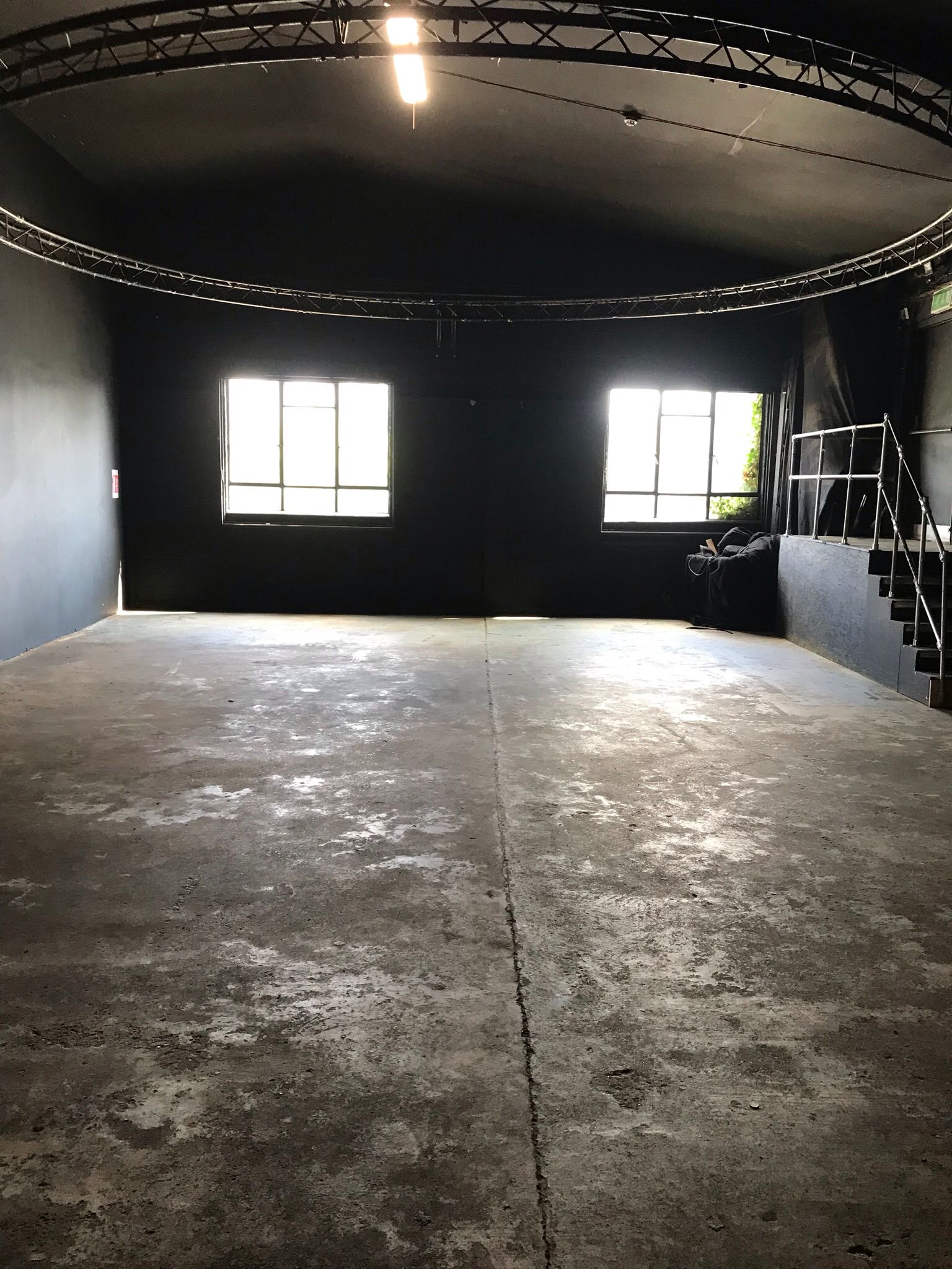 Black Box Studio. - ulckylru2zb.jpeg