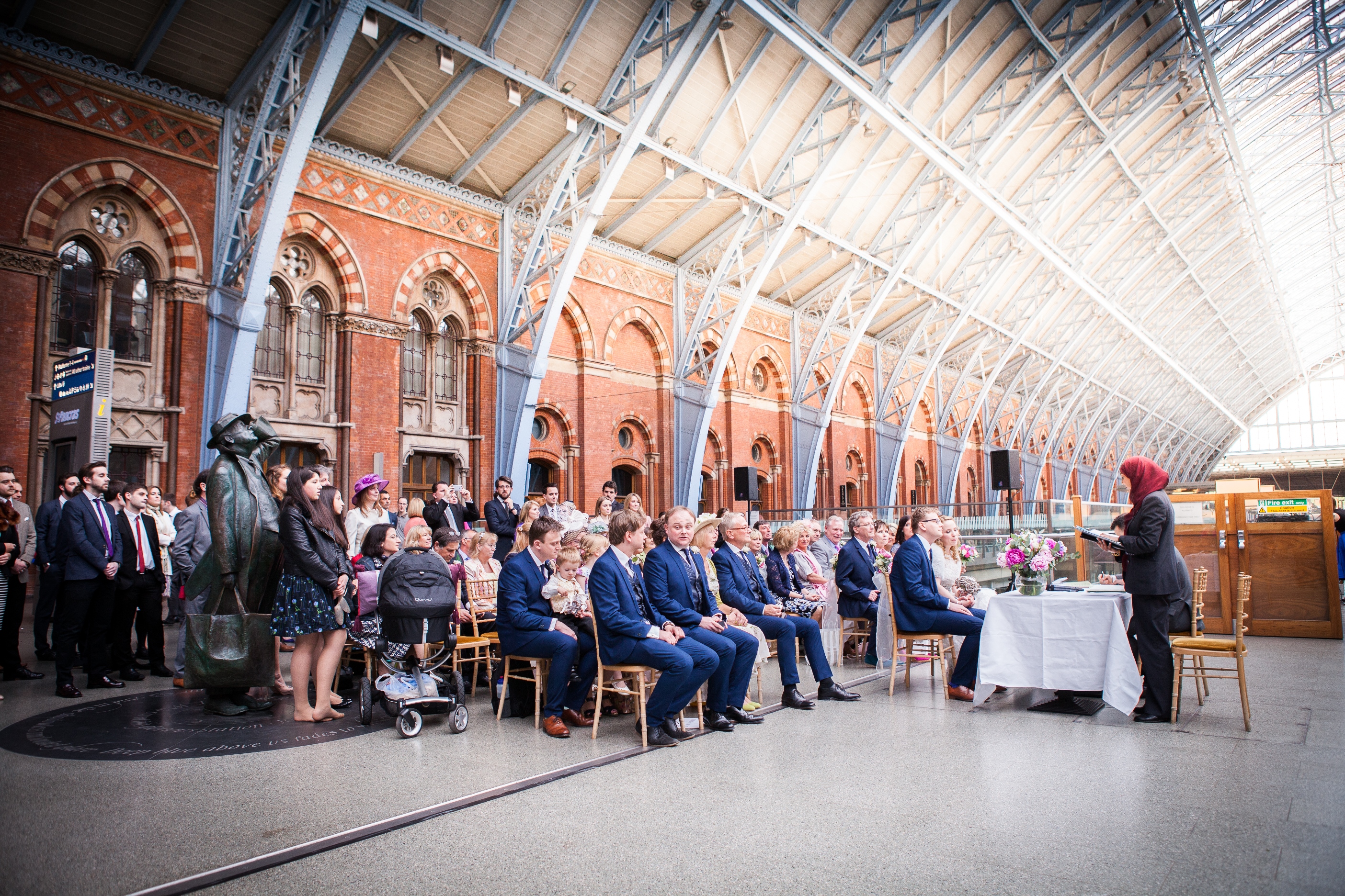 St Pancras wedding ceremony venue, opulent decor
