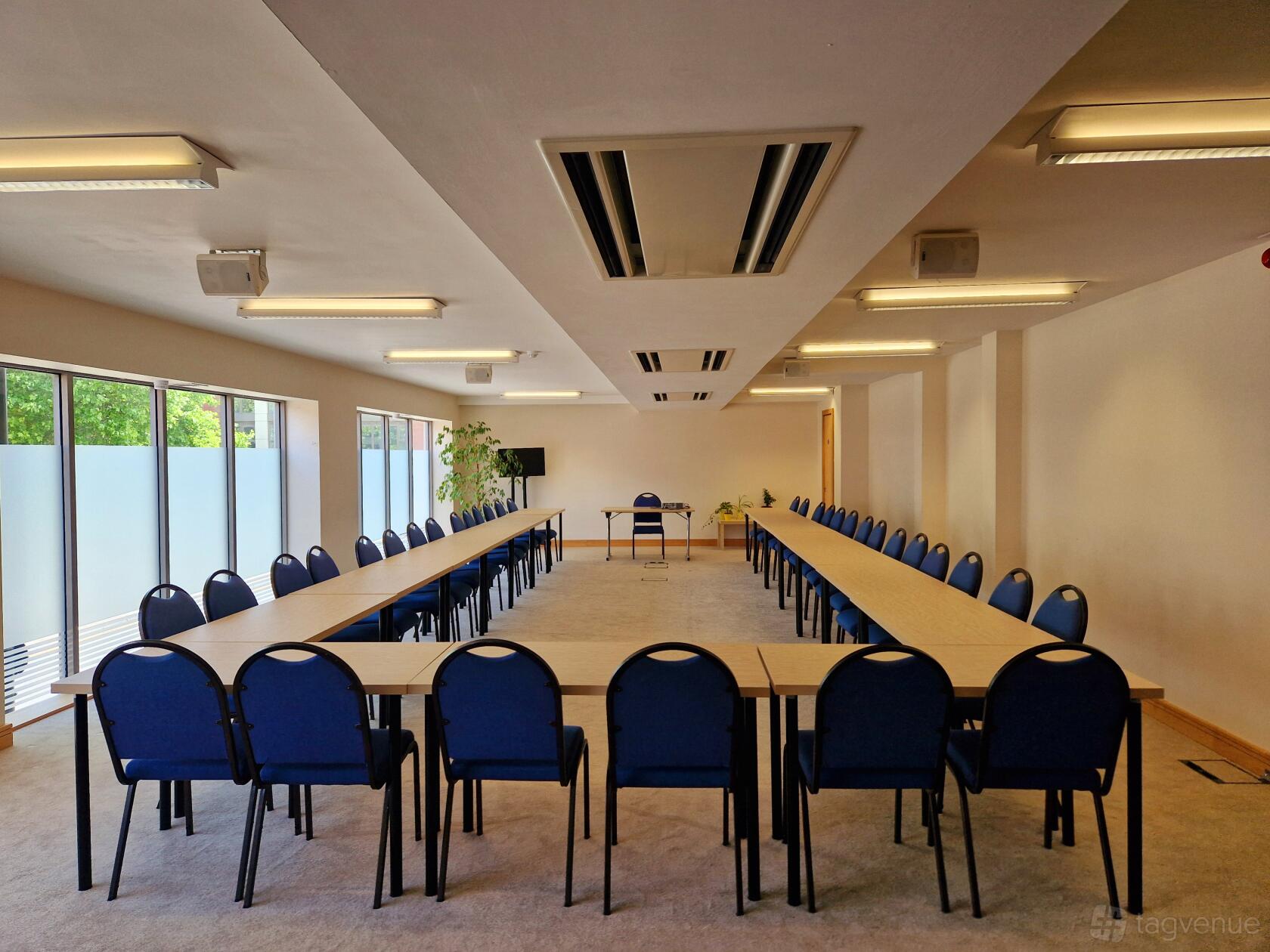 Upper Floor Suite - c4224471-1e30-42b2-9e90-8e2d79f4d9b1.jpg