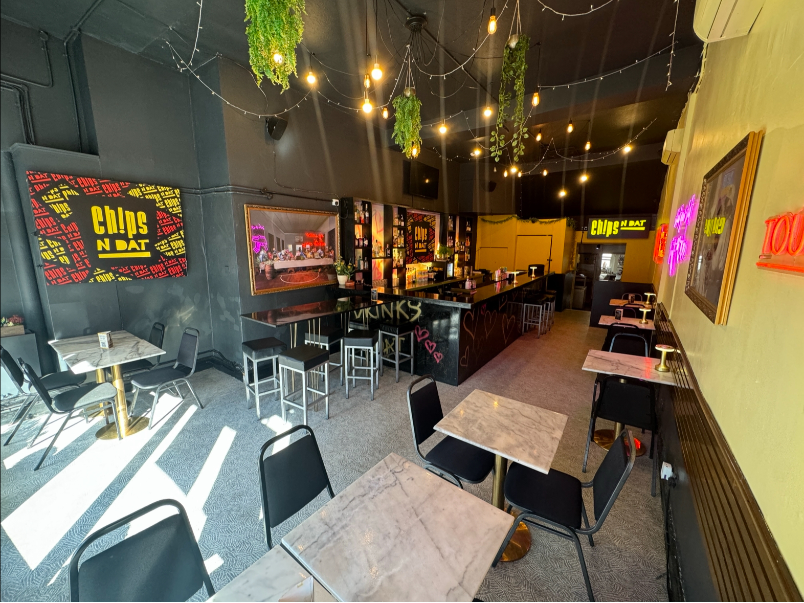 Vibrant venue with stylish bar for casual meetings and networking events.