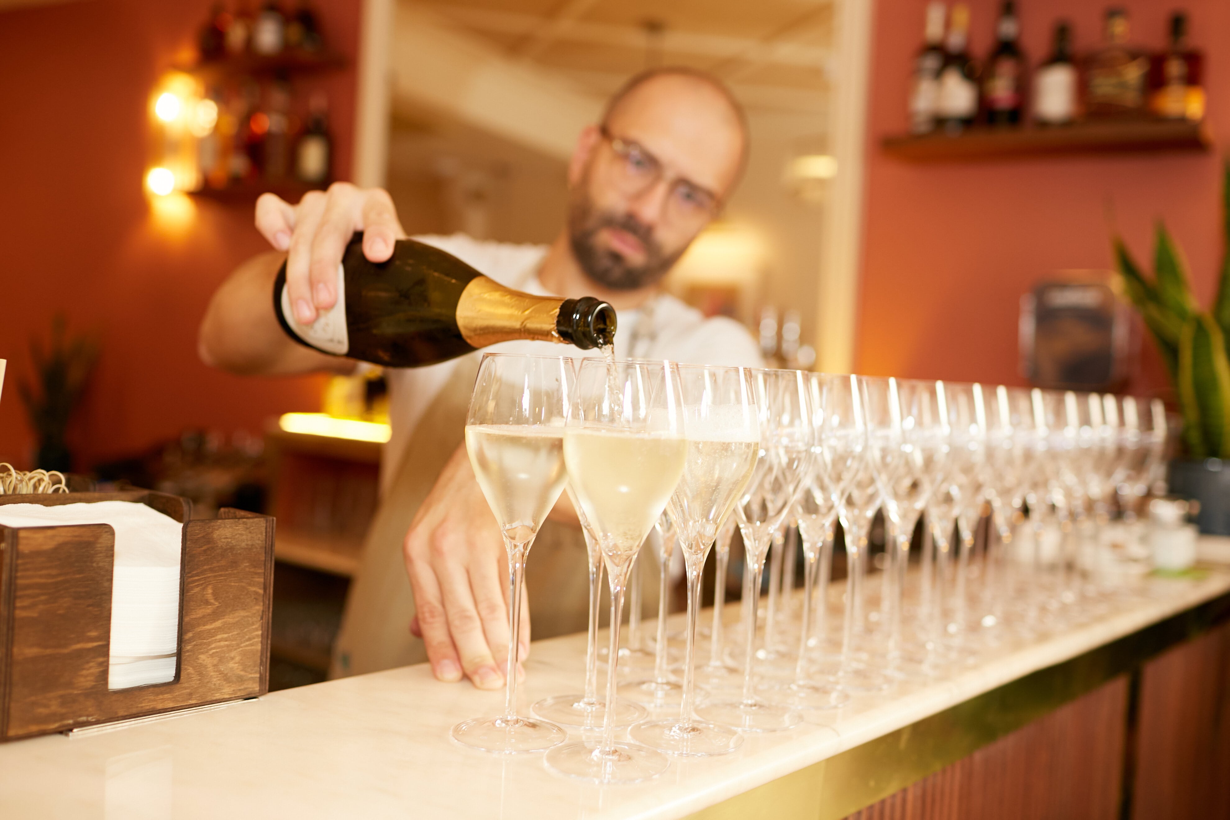 Entire venue with outdoor terrace - w12wcjxrlib.jpg