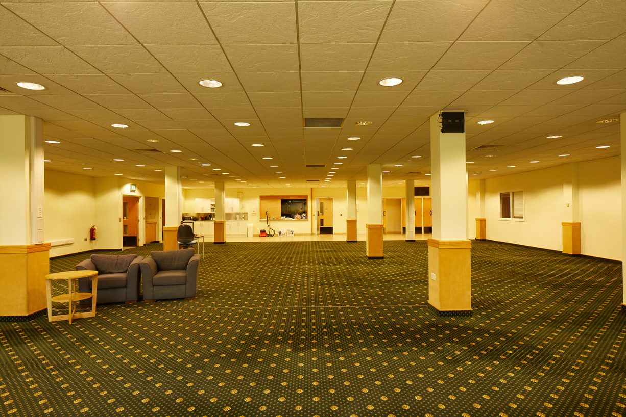 Spacious Dinning Hall in London North Studios, ideal for meetings and workshops.