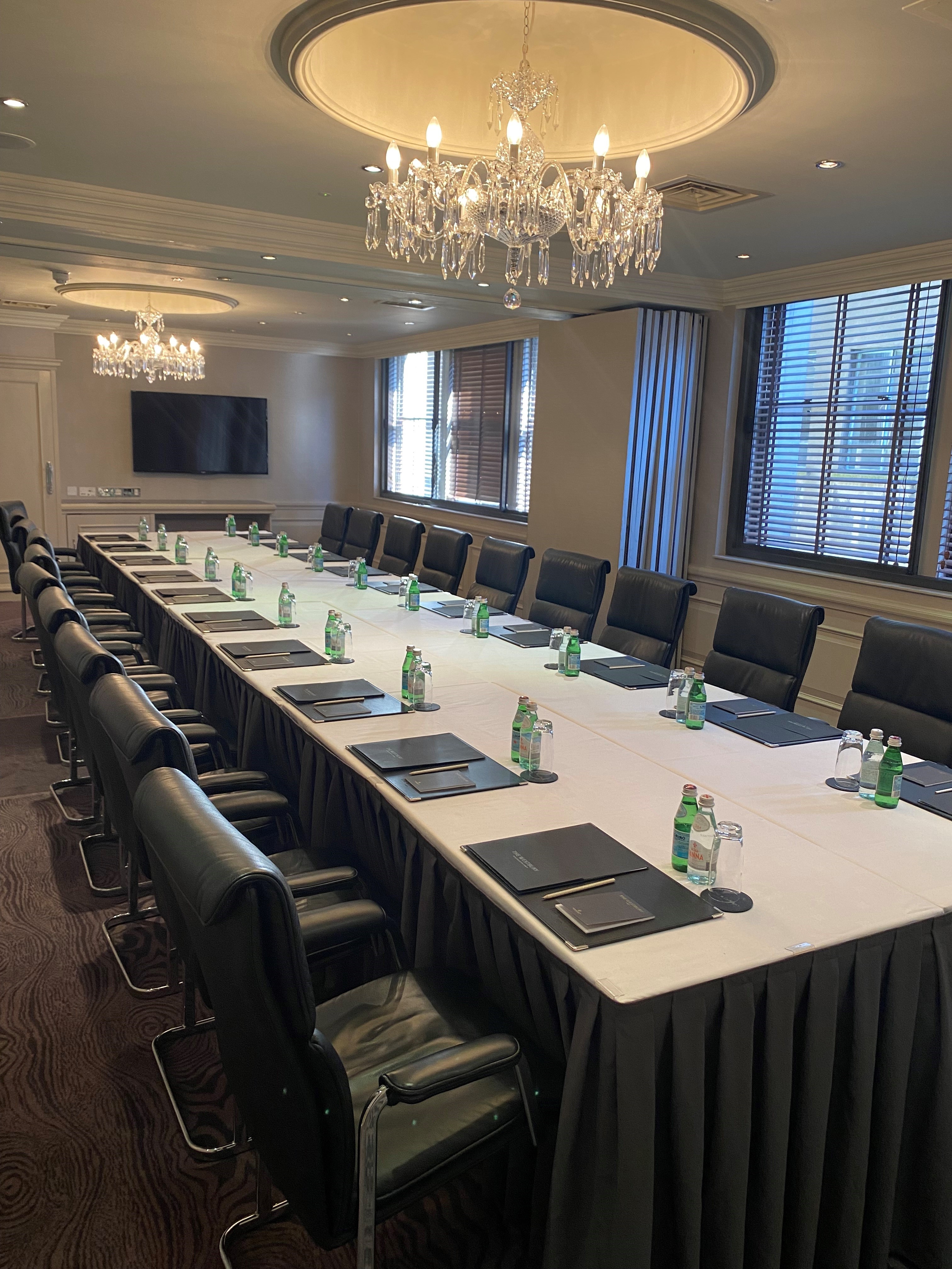 Suffolk & Dawson Suite - rtplrbr1cvj.jpg