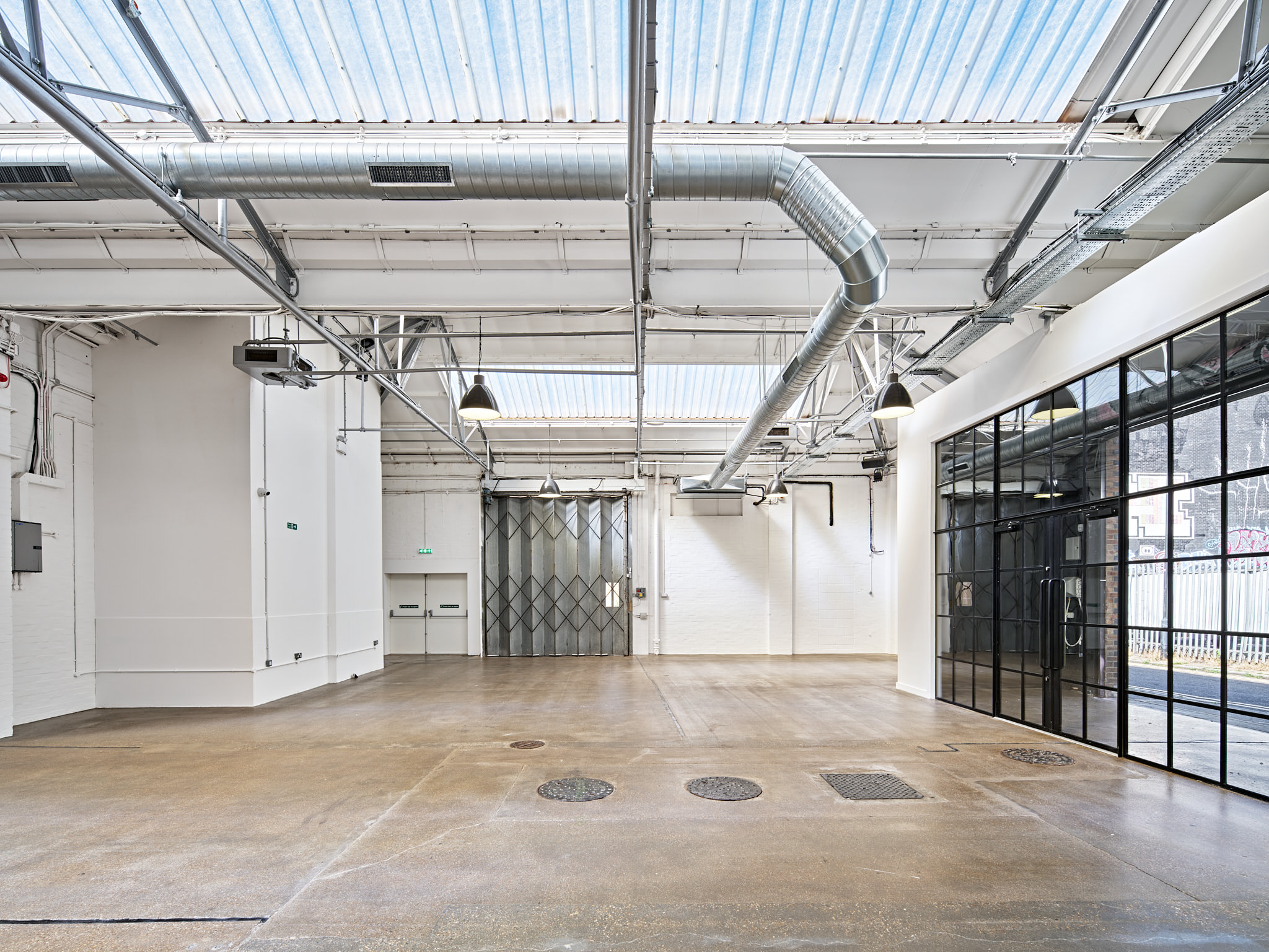 Studio 4 + 5 - lq3xjqaznzb.jpg