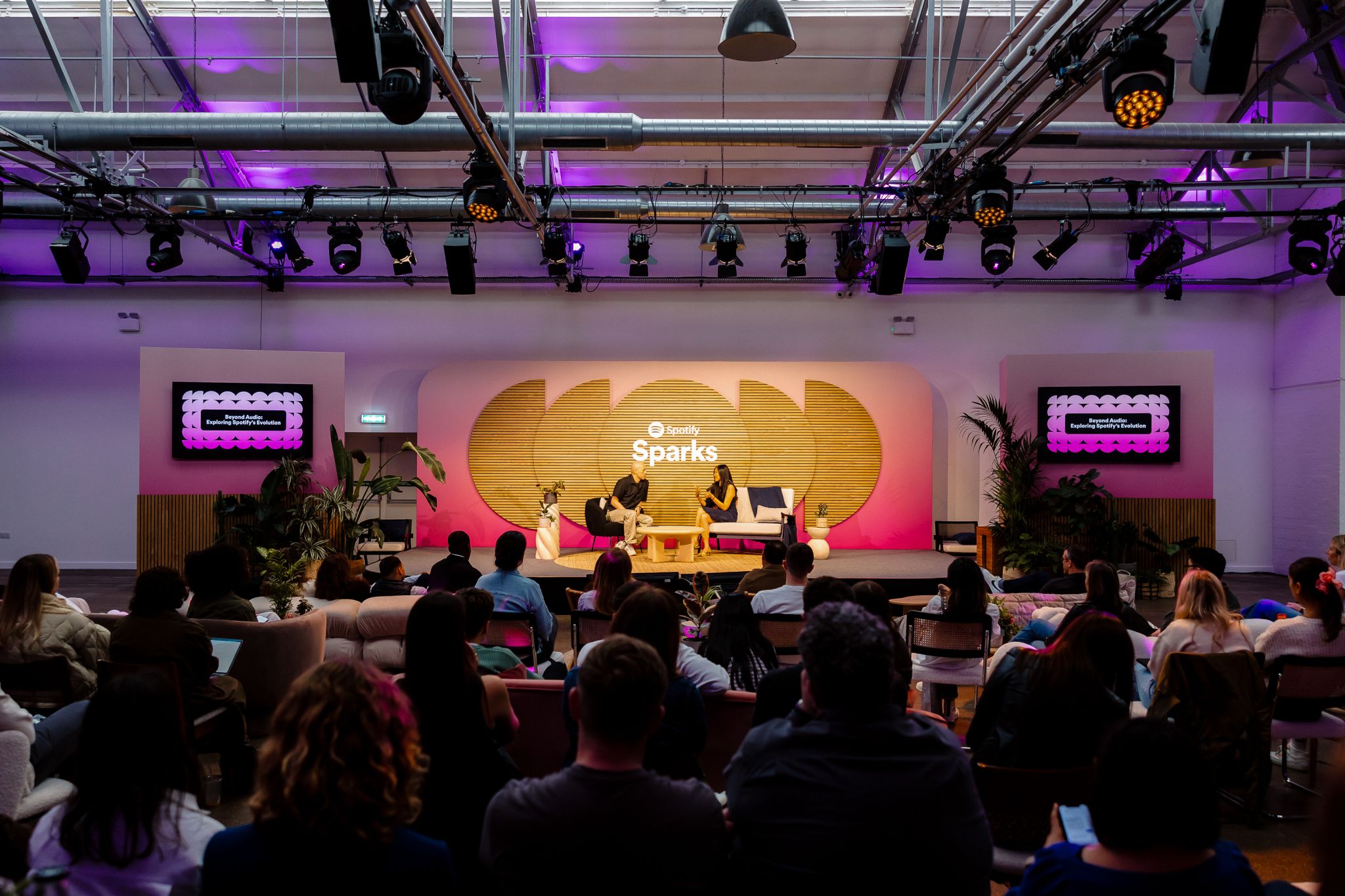 Studio 4 + 5 - t0up0jnaczs.jpeg