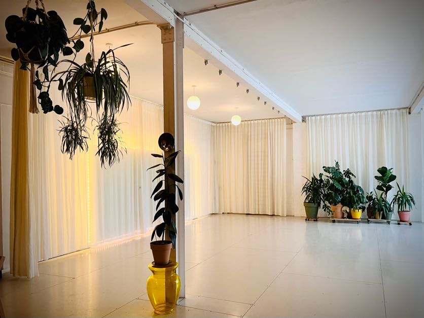 Studio 4 - ooa2aenyes1.jpg