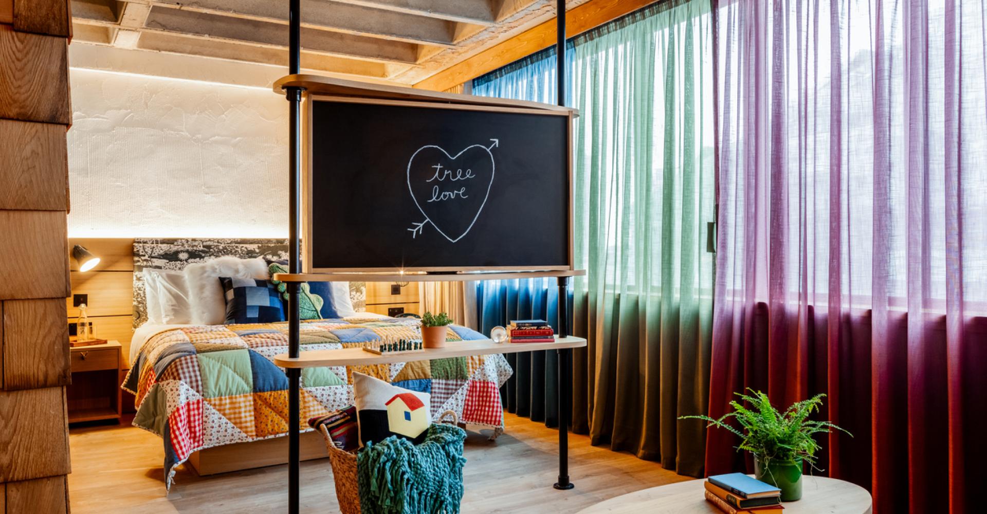 Treehouse Hotel Manchester - image 8