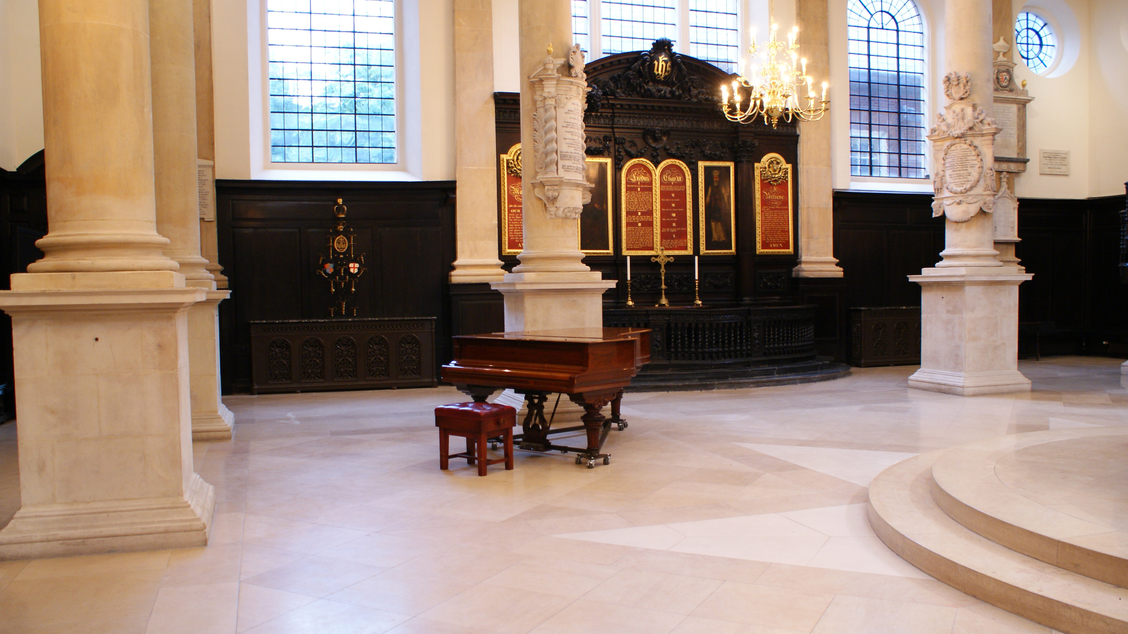 St Stephen Walbrook venue with grand piano, ideal for weddings and corporate events.