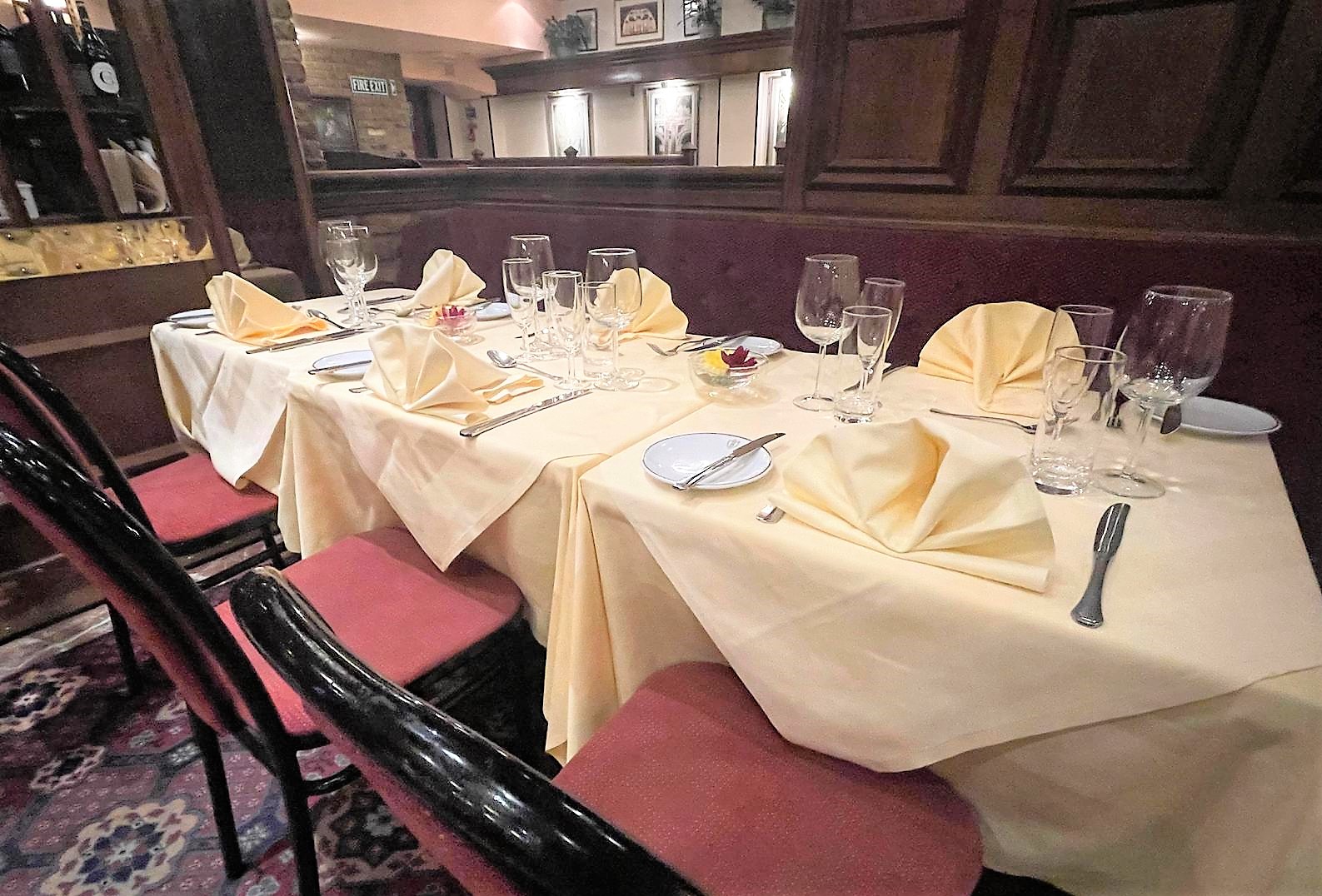 Exclusive Hire - yepynq4eoo1.jpg