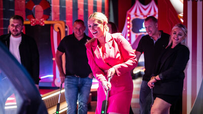 Putters Tech-infused mini golf (9 or 18 holes) - iiq5qqamhco.jpg