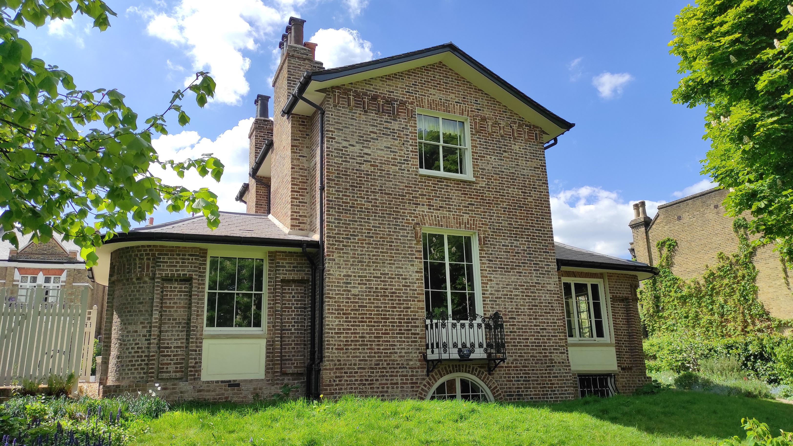 Historic Turner's House venue with brick exterior, ideal for intimate meetings and events.