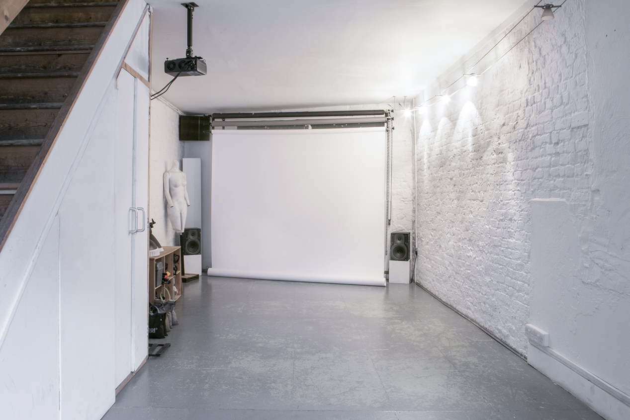 Charming North London Green Photographic Studio - kjnx4pi2fe2.jpg