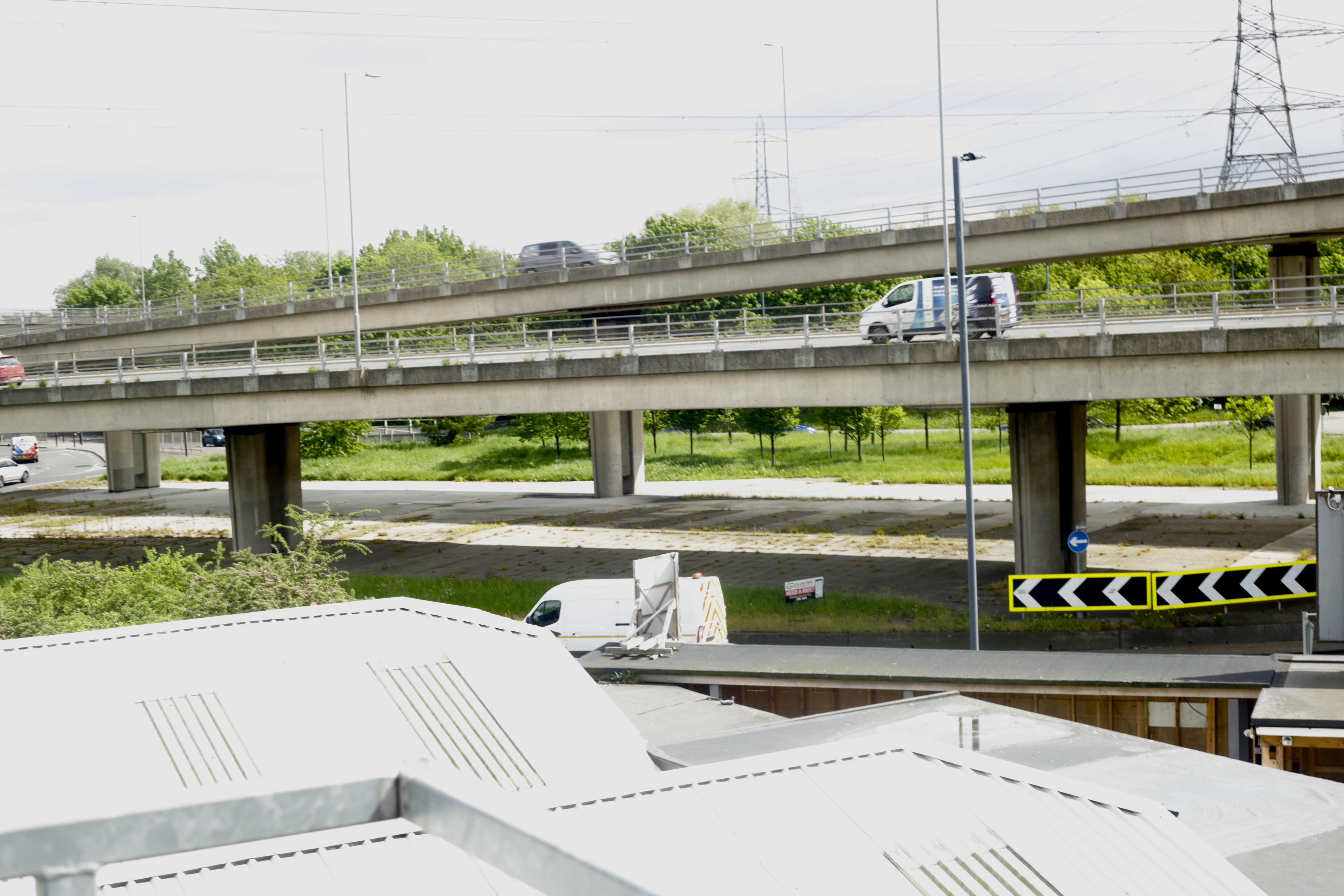 White Room - dbxadjlfwfl.jpg