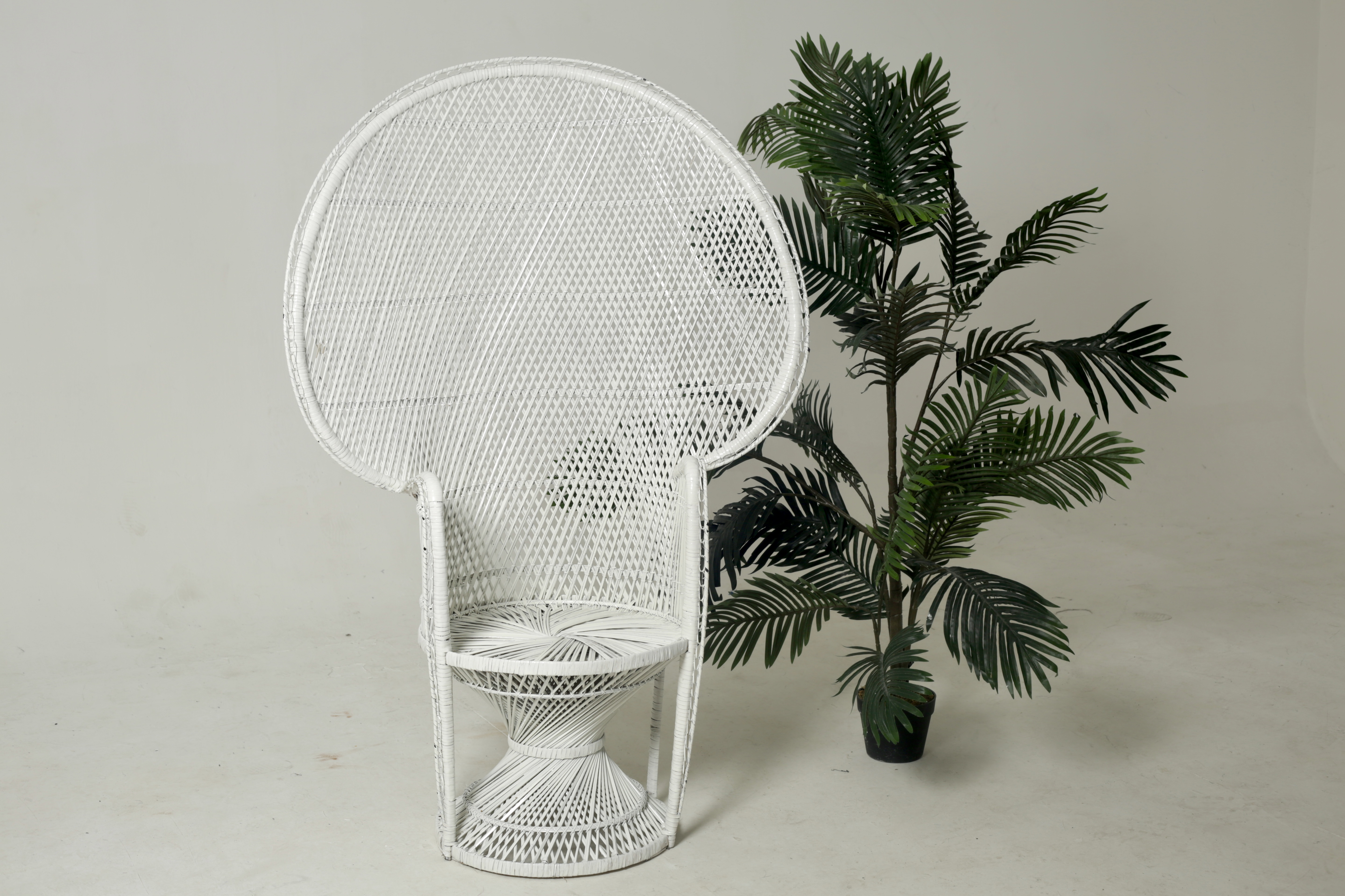 White Room - sz00qygarho.jpg