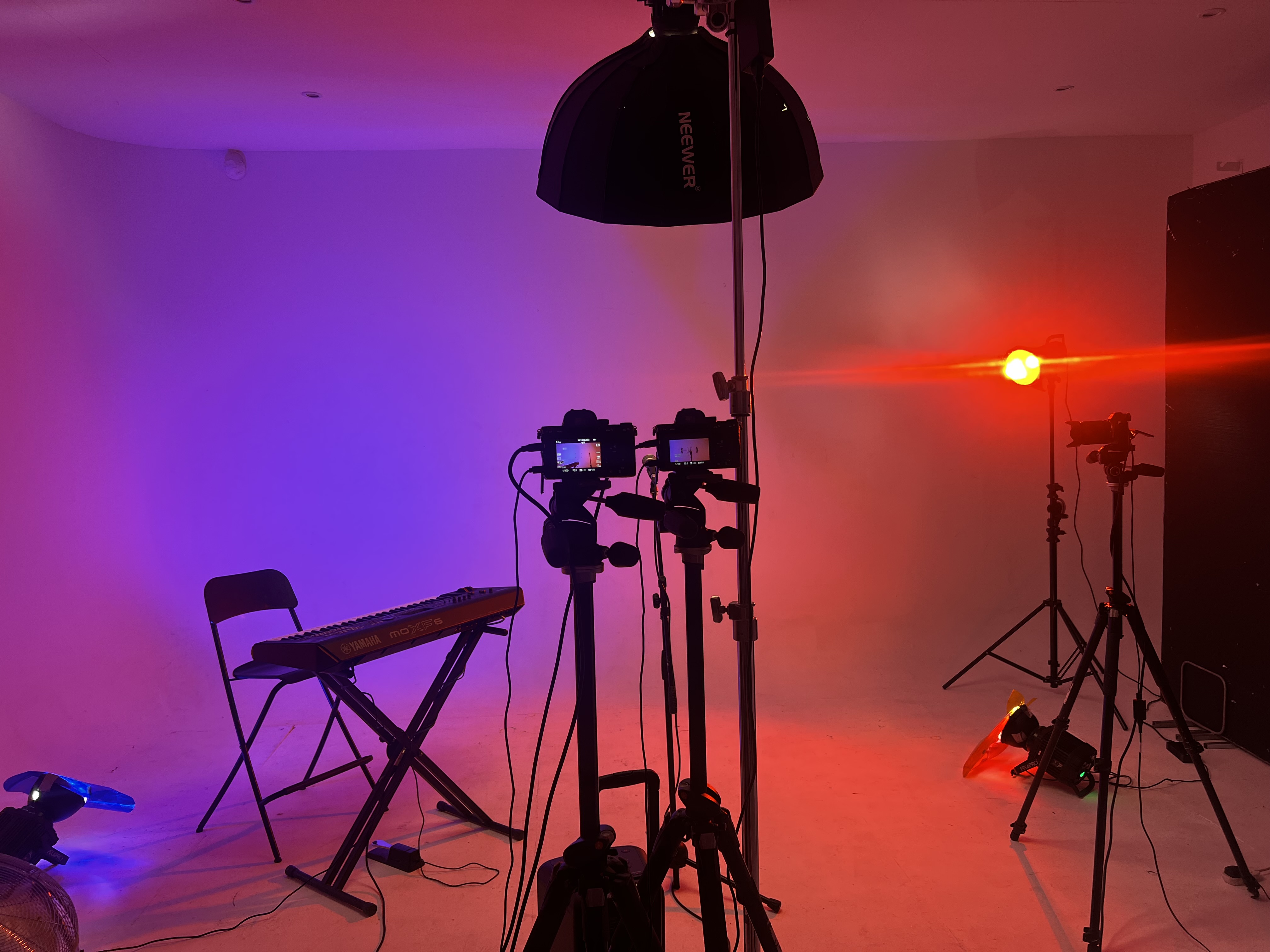 White Room - zzn11zhh4ys.JPG