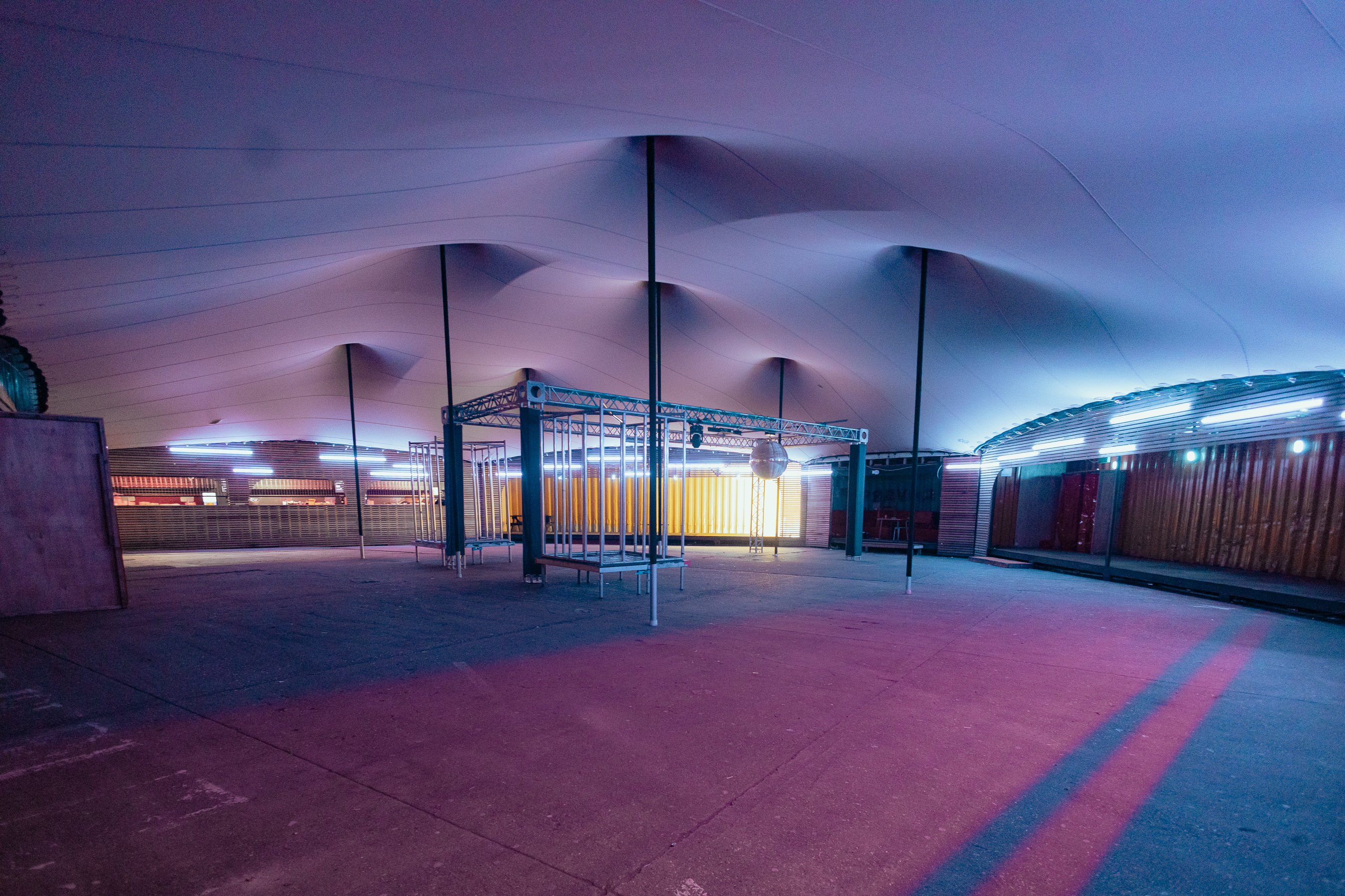 Courtyard - vfz4setjucg.jpg