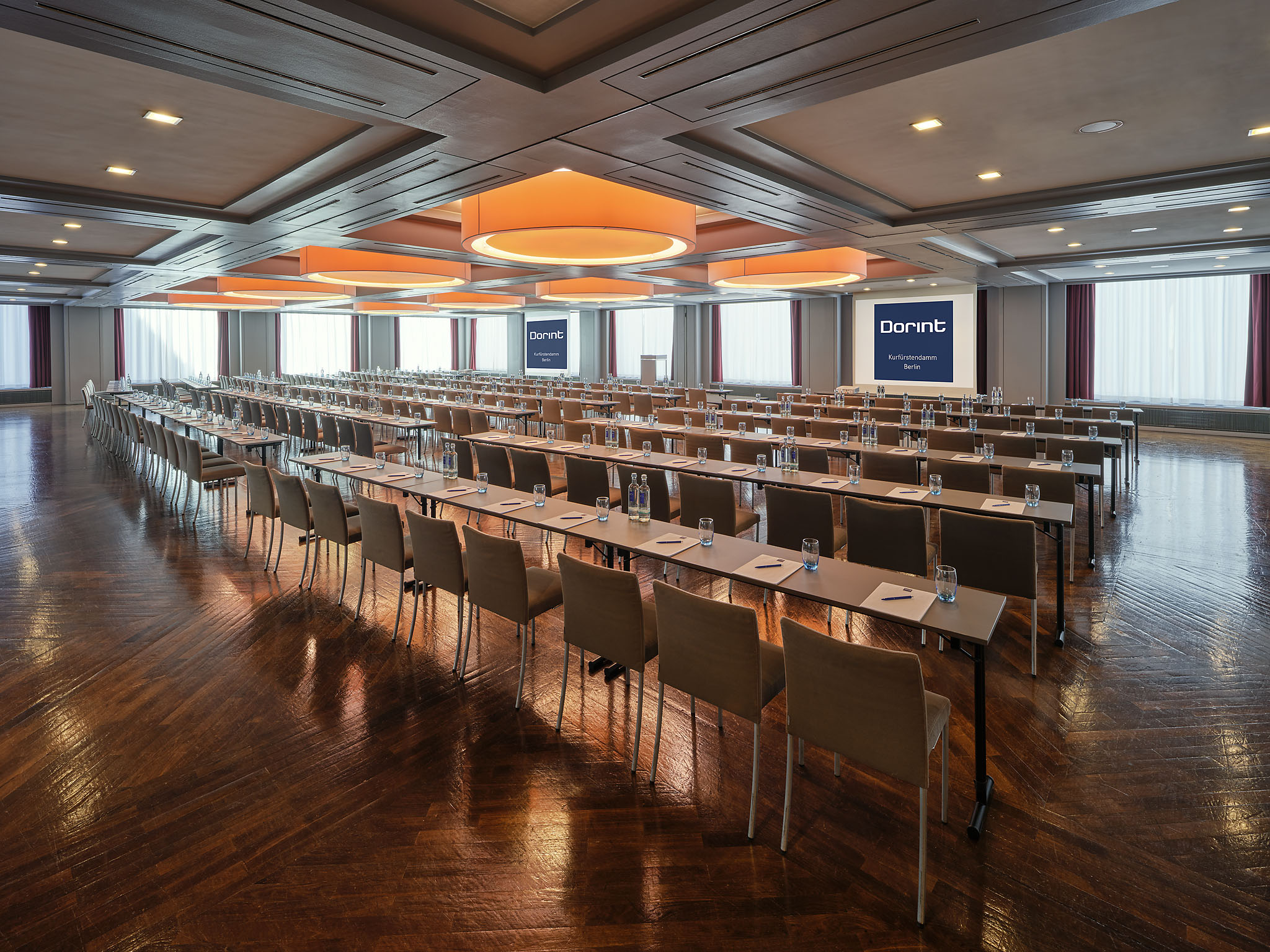Conference room at Dorint Kurfürstendamm Berlin, modern design for professional meetings.